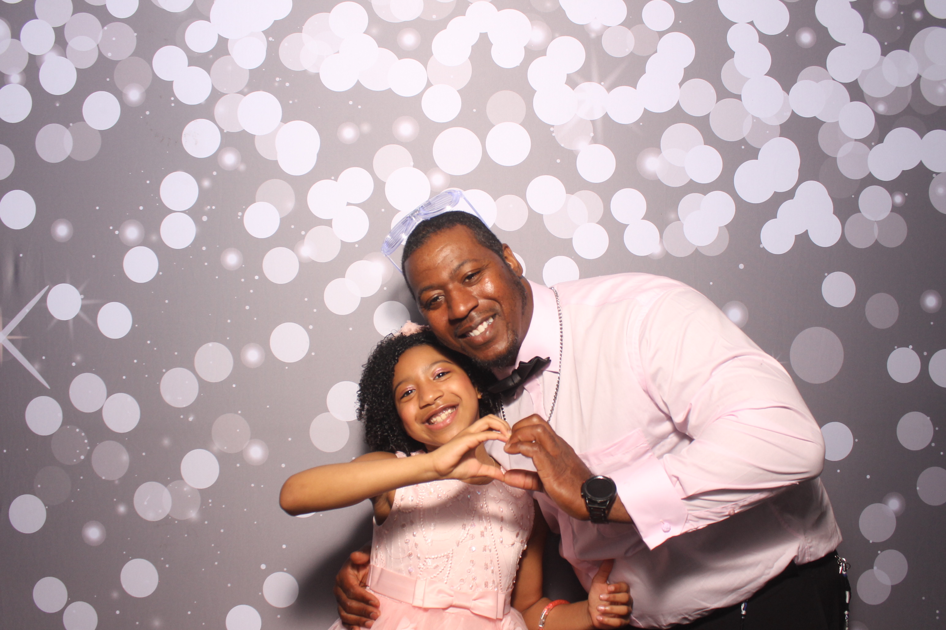 Father Daughter Cupcake Prom | View more photos from the event at gallery.photoboothcincy.com/u/PhotoBoothCincy/Father-Daughter-Cupcake-Prom-1