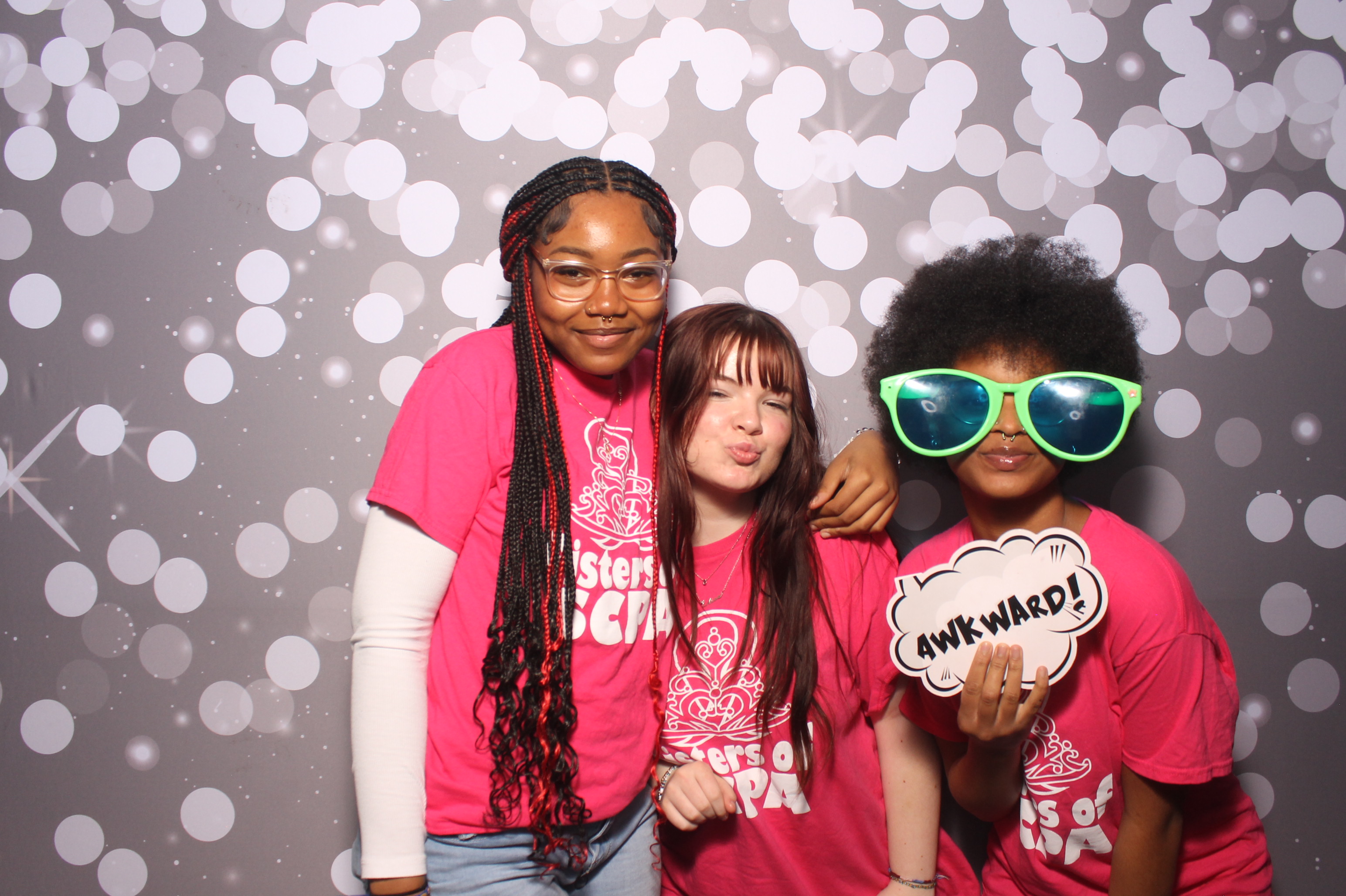 Father Daughter Cupcake Prom | View more photos from the event at gallery.photoboothcincy.com/u/PhotoBoothCincy/Father-Daughter-Cupcake-Prom-1