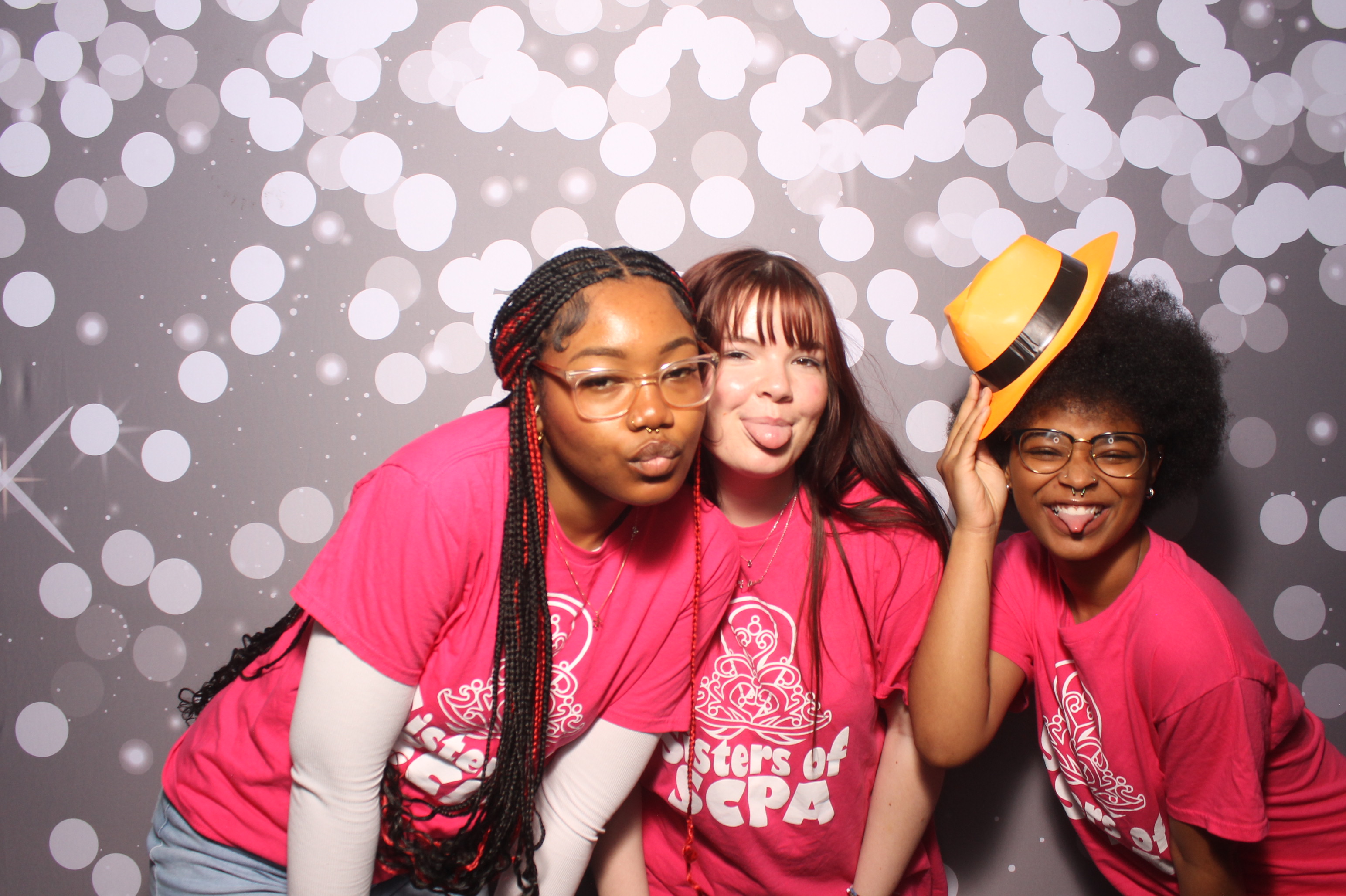 Father Daughter Cupcake Prom | View more photos from the event at gallery.photoboothcincy.com/u/PhotoBoothCincy/Father-Daughter-Cupcake-Prom-1