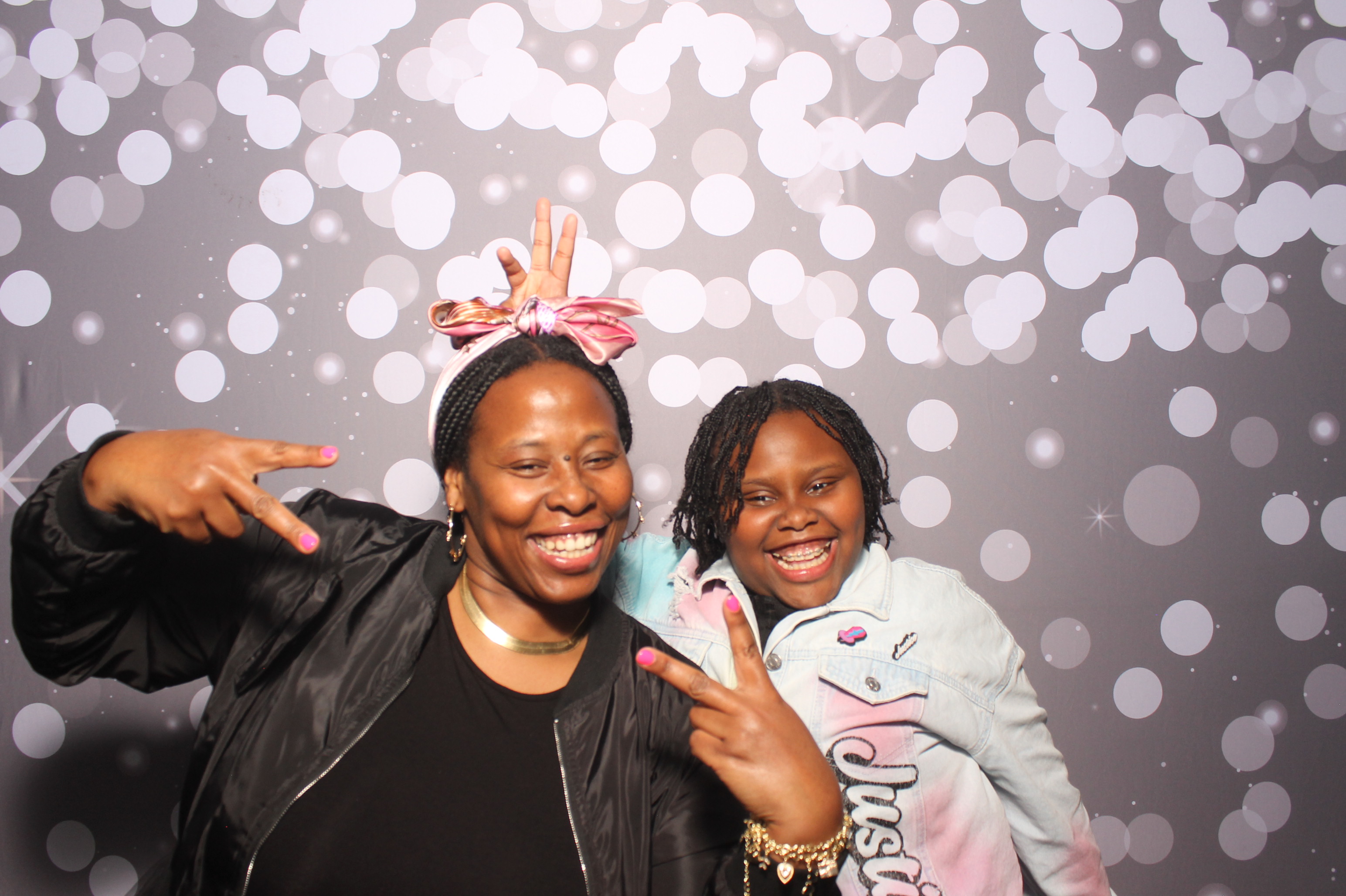 Father Daughter Cupcake Prom | View more photos from the event at gallery.photoboothcincy.com/u/PhotoBoothCincy/Father-Daughter-Cupcake-Prom-1