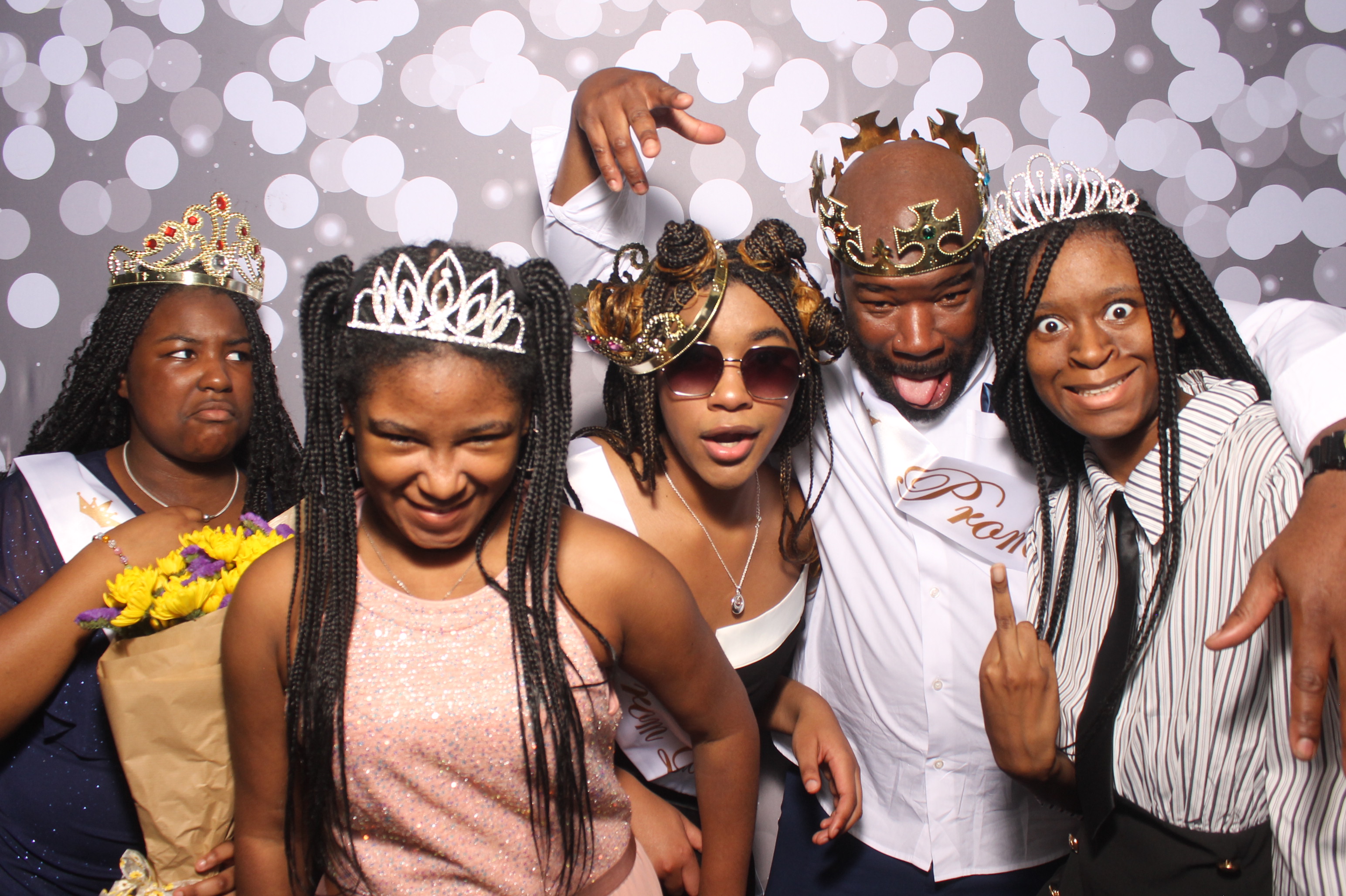 Father Daughter Cupcake Prom | View more photos from the event at gallery.photoboothcincy.com/u/PhotoBoothCincy/Father-Daughter-Cupcake-Prom-1