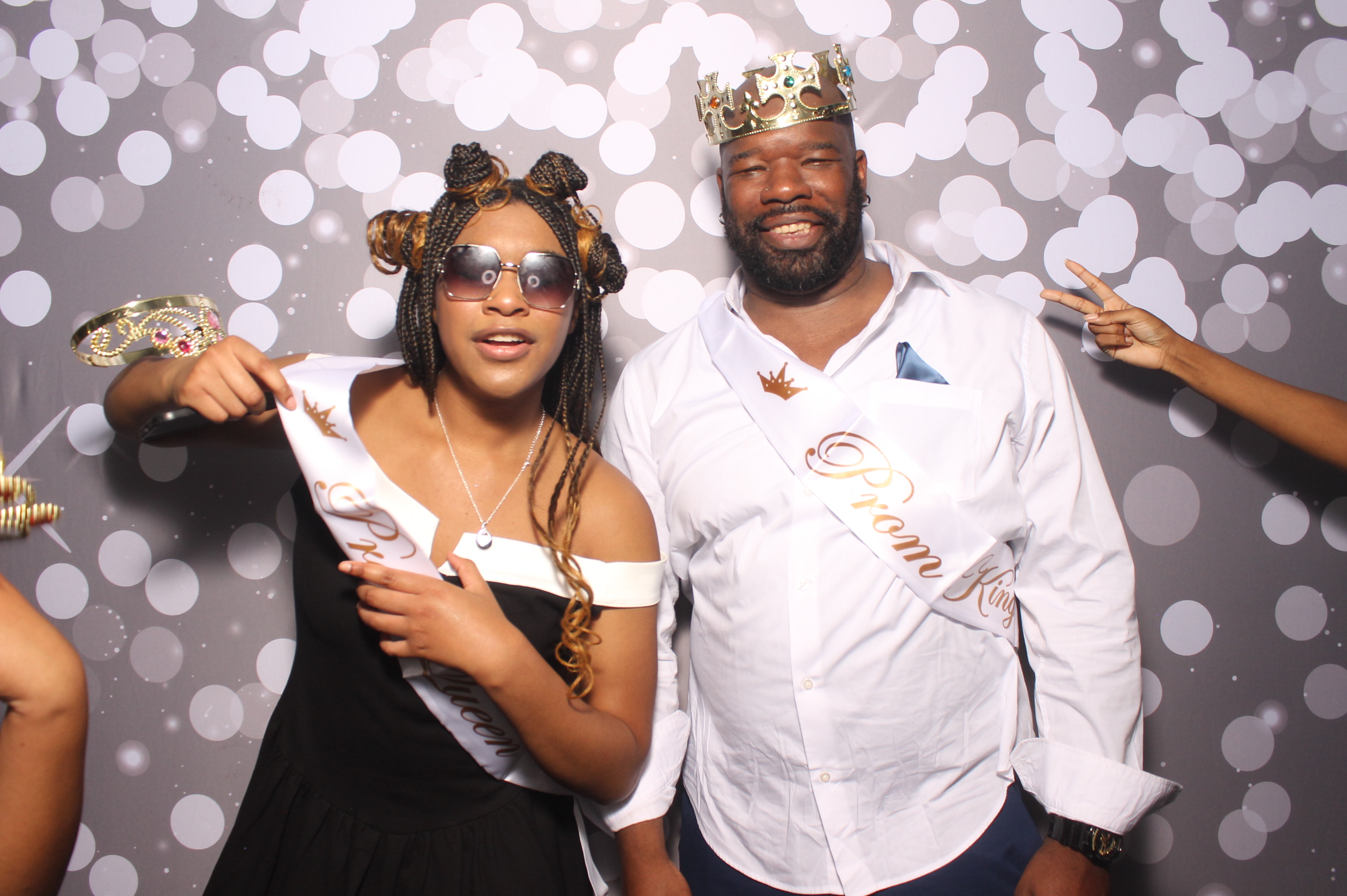 Father Daughter Cupcake Prom | View more photos from the event at gallery.photoboothcincy.com/u/PhotoBoothCincy/Father-Daughter-Cupcake-Prom-1