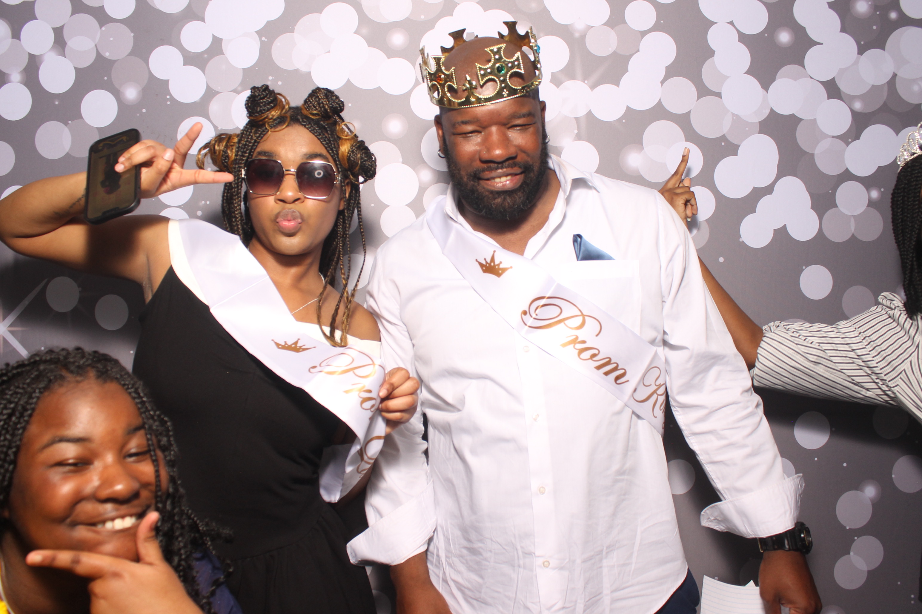 Father Daughter Cupcake Prom | View more photos from the event at gallery.photoboothcincy.com/u/PhotoBoothCincy/Father-Daughter-Cupcake-Prom-1