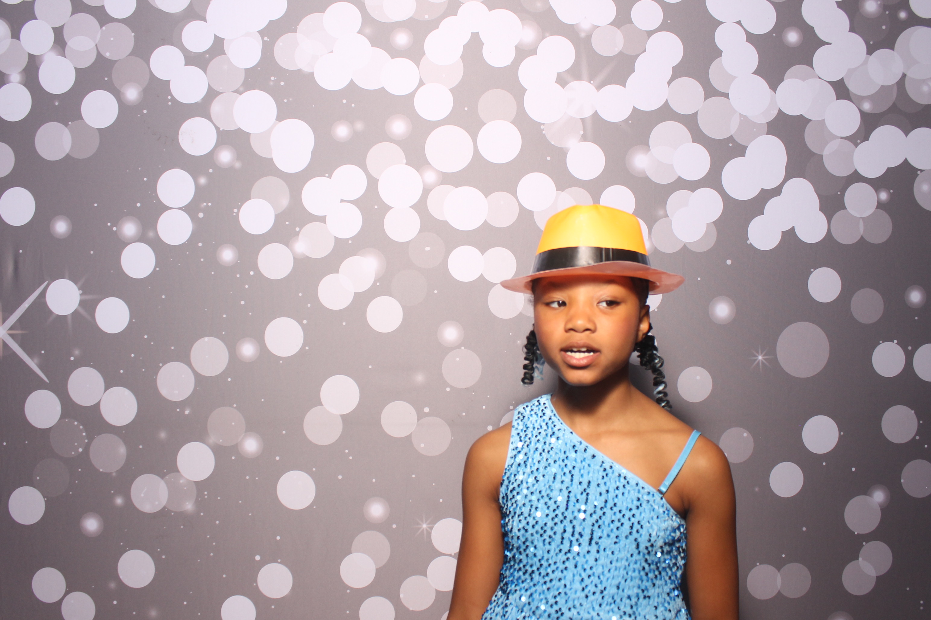 Father Daughter Cupcake Prom | View more photos from the event at gallery.photoboothcincy.com/u/PhotoBoothCincy/Father-Daughter-Cupcake-Prom-1