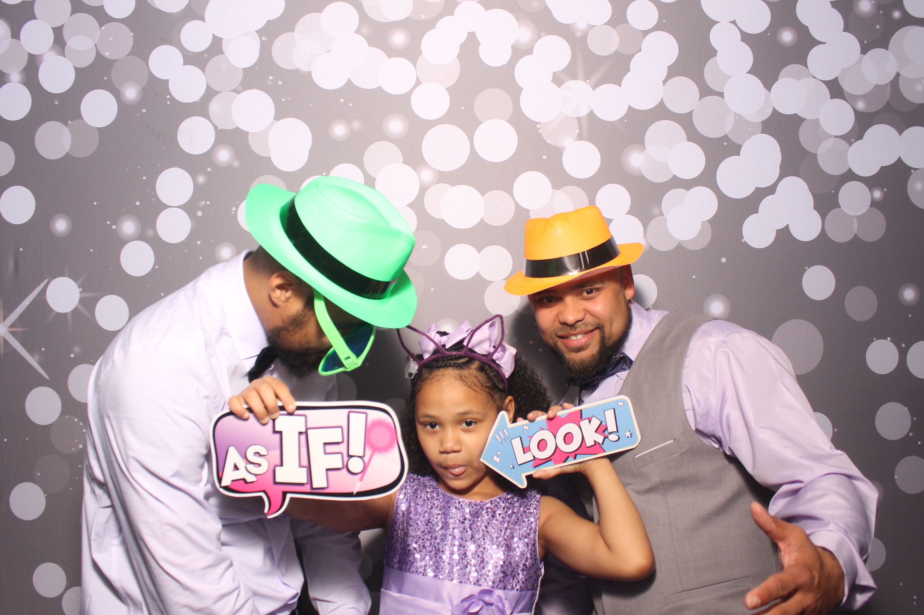 Father Daughter Cupcake Prom | View more photos from the event at gallery.photoboothcincy.com/u/PhotoBoothCincy/Father-Daughter-Cupcake-Prom-1