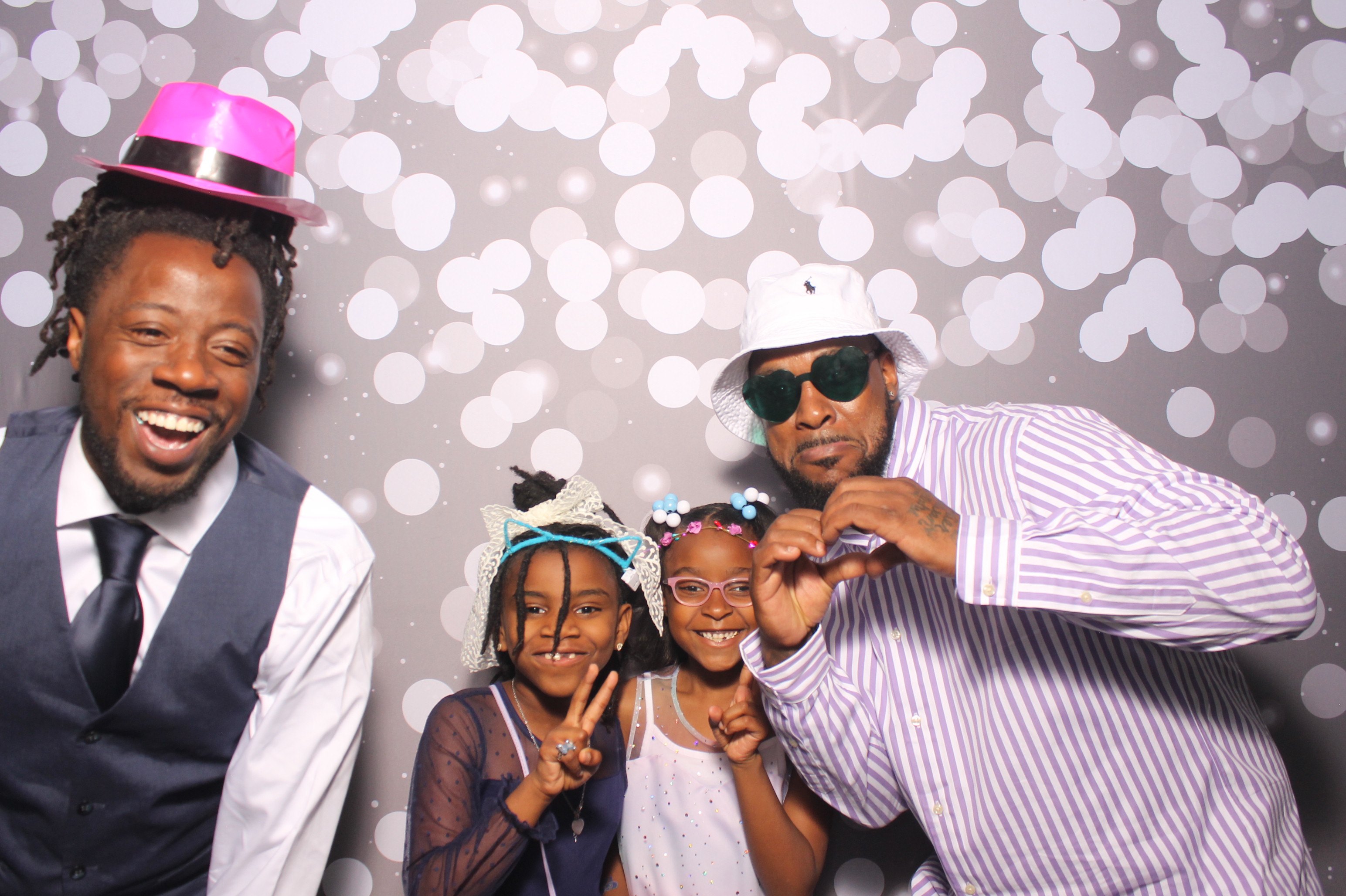 Father Daughter Cupcake Prom | View more photos from the event at gallery.photoboothcincy.com/u/PhotoBoothCincy/Father-Daughter-Cupcake-Prom-1