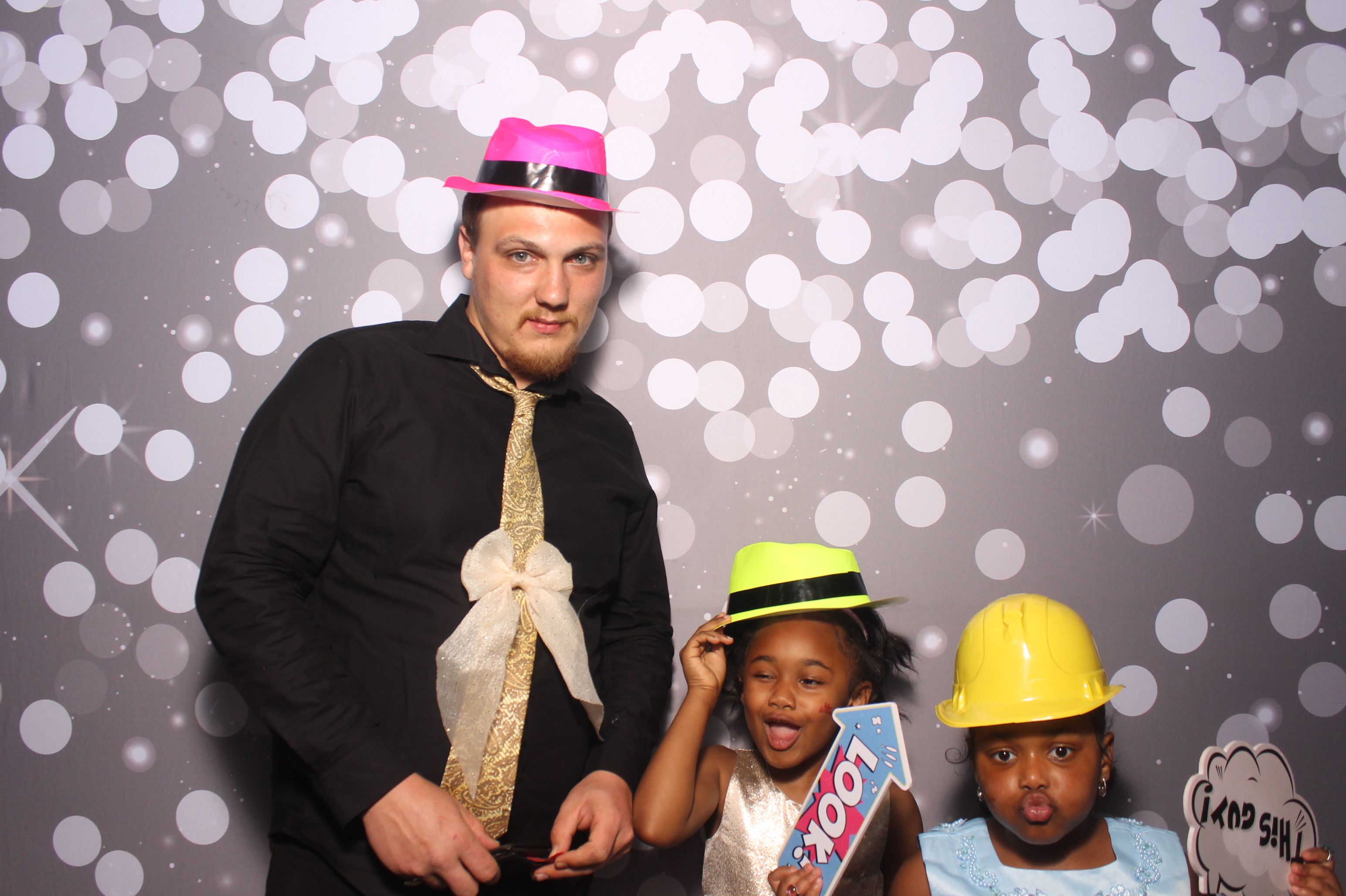 Father Daughter Cupcake Prom | View more photos from the event at gallery.photoboothcincy.com/u/PhotoBoothCincy/Father-Daughter-Cupcake-Prom-1