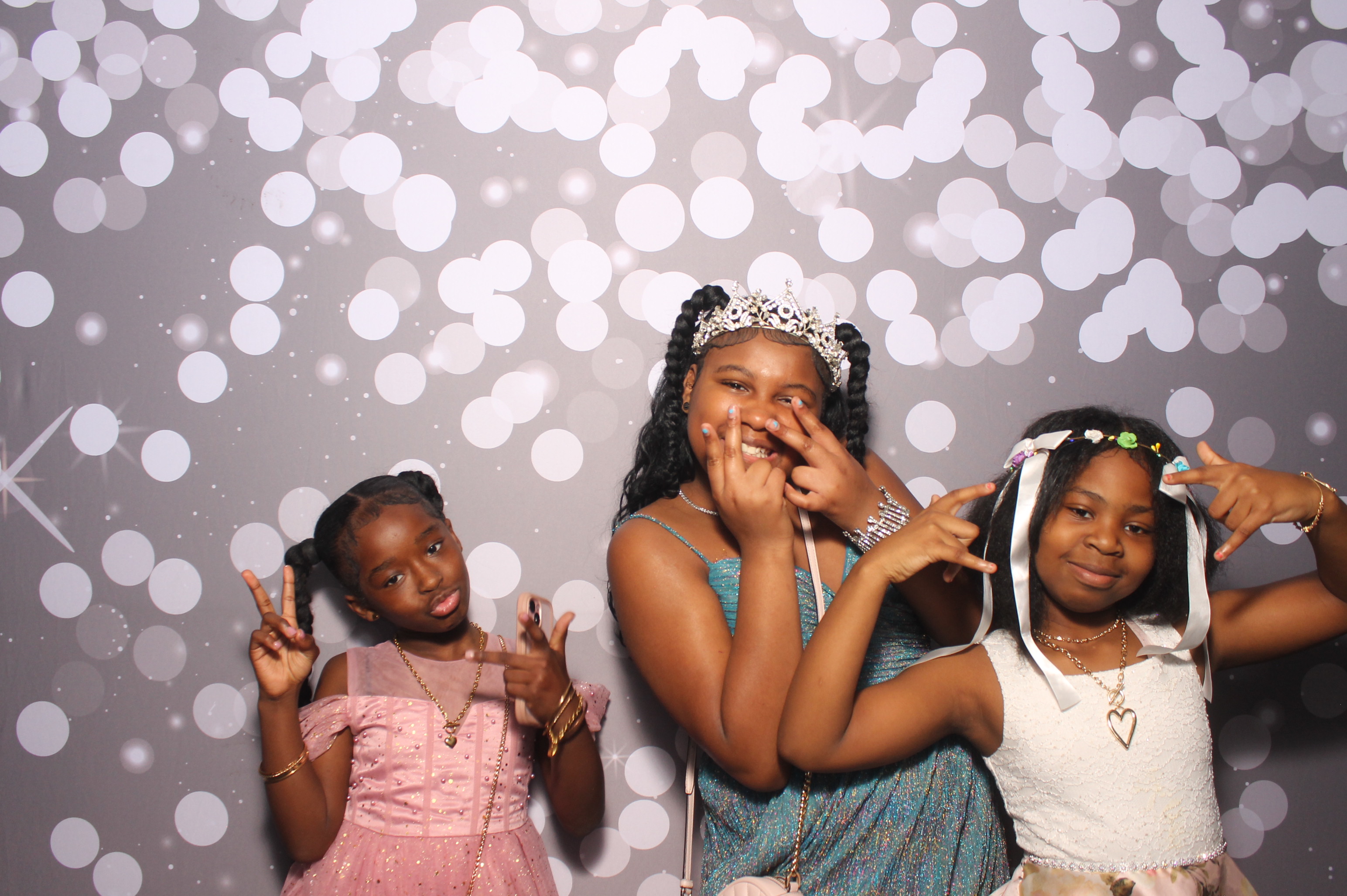 Father Daughter Cupcake Prom | View more photos from the event at gallery.photoboothcincy.com/u/PhotoBoothCincy/Father-Daughter-Cupcake-Prom-1