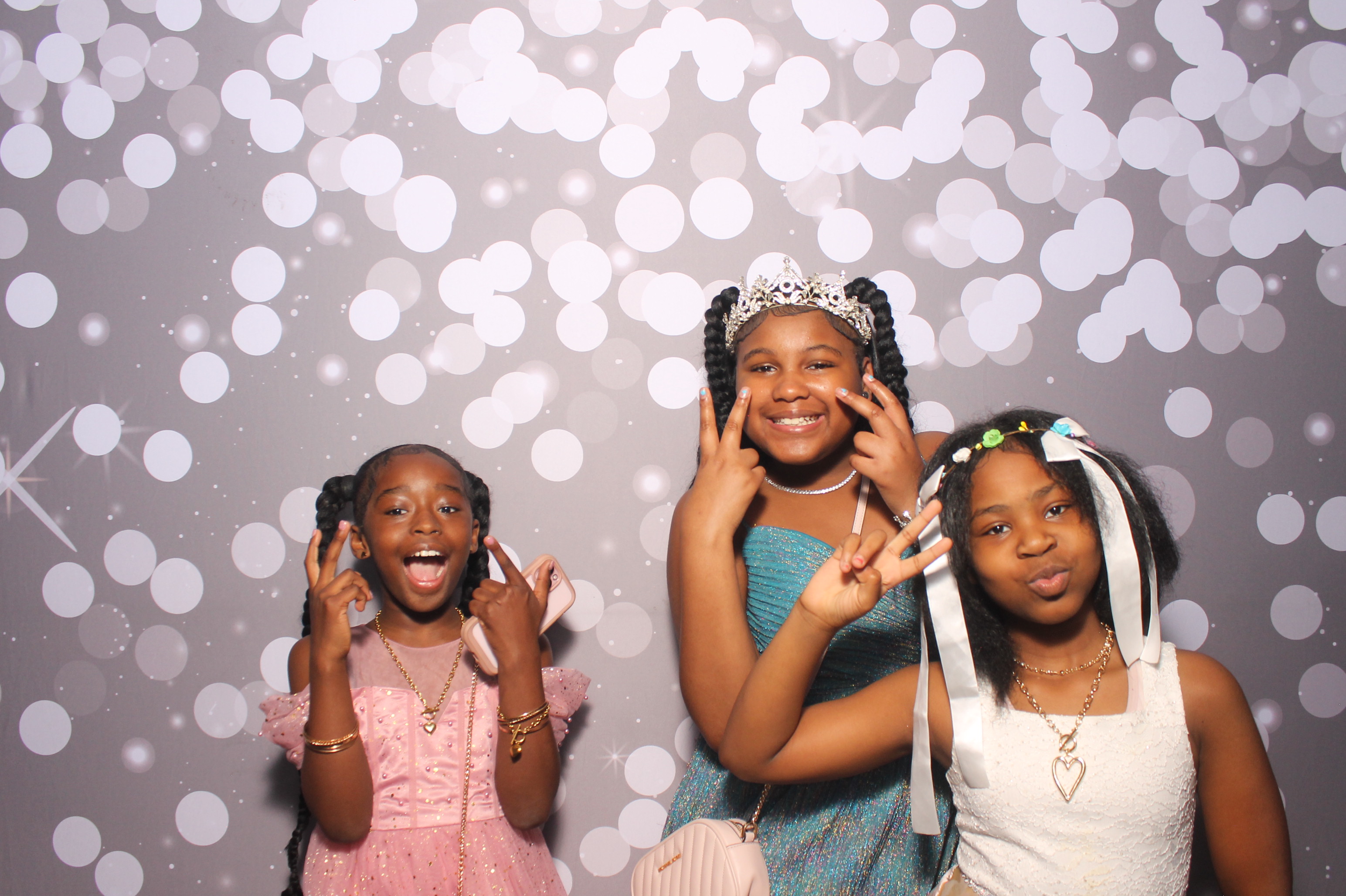 Father Daughter Cupcake Prom | View more photos from the event at gallery.photoboothcincy.com/u/PhotoBoothCincy/Father-Daughter-Cupcake-Prom-1