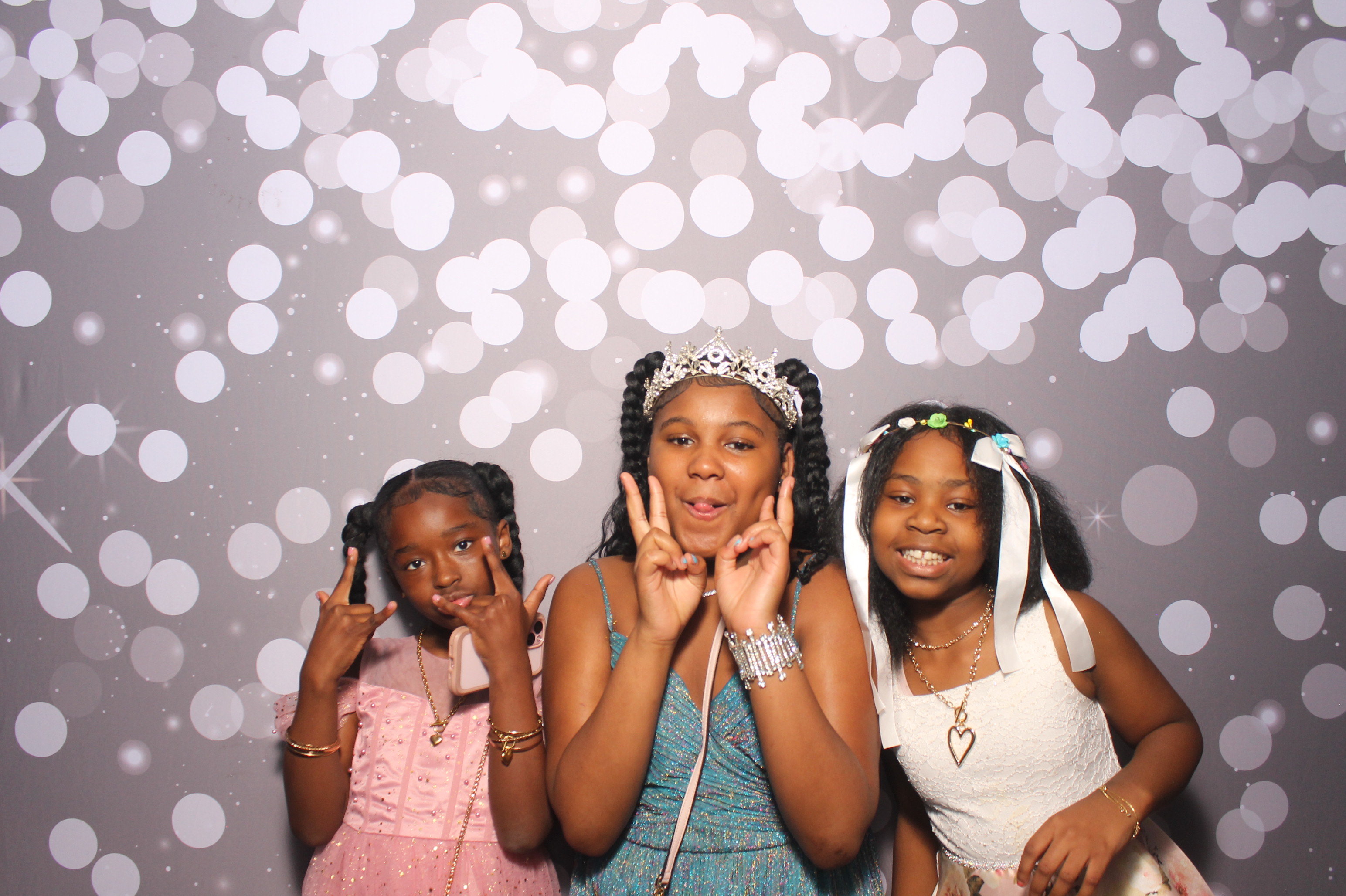 Father Daughter Cupcake Prom | View more photos from the event at gallery.photoboothcincy.com/u/PhotoBoothCincy/Father-Daughter-Cupcake-Prom-1