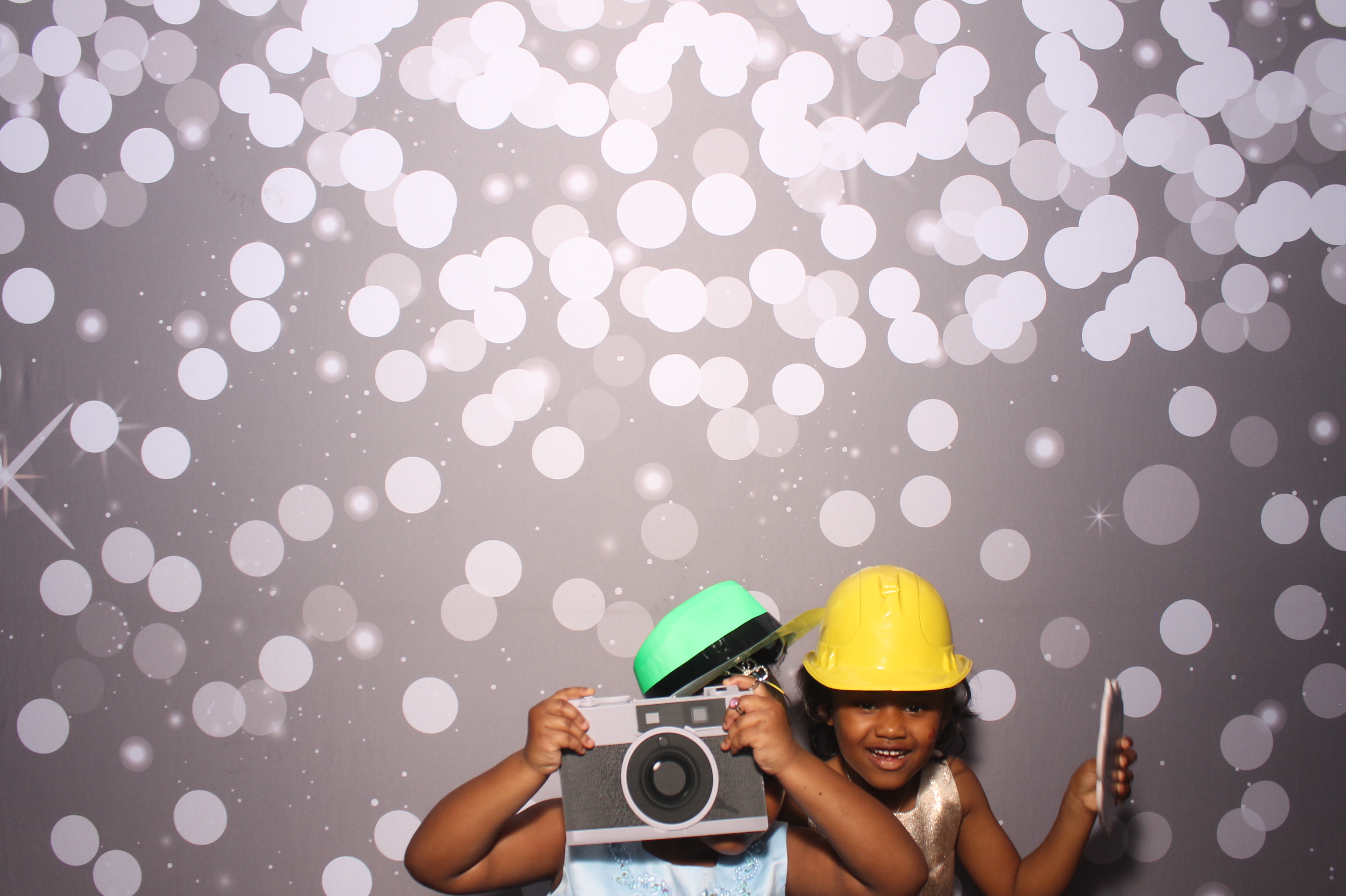 Father Daughter Cupcake Prom | View more photos from the event at gallery.photoboothcincy.com/u/PhotoBoothCincy/Father-Daughter-Cupcake-Prom-1