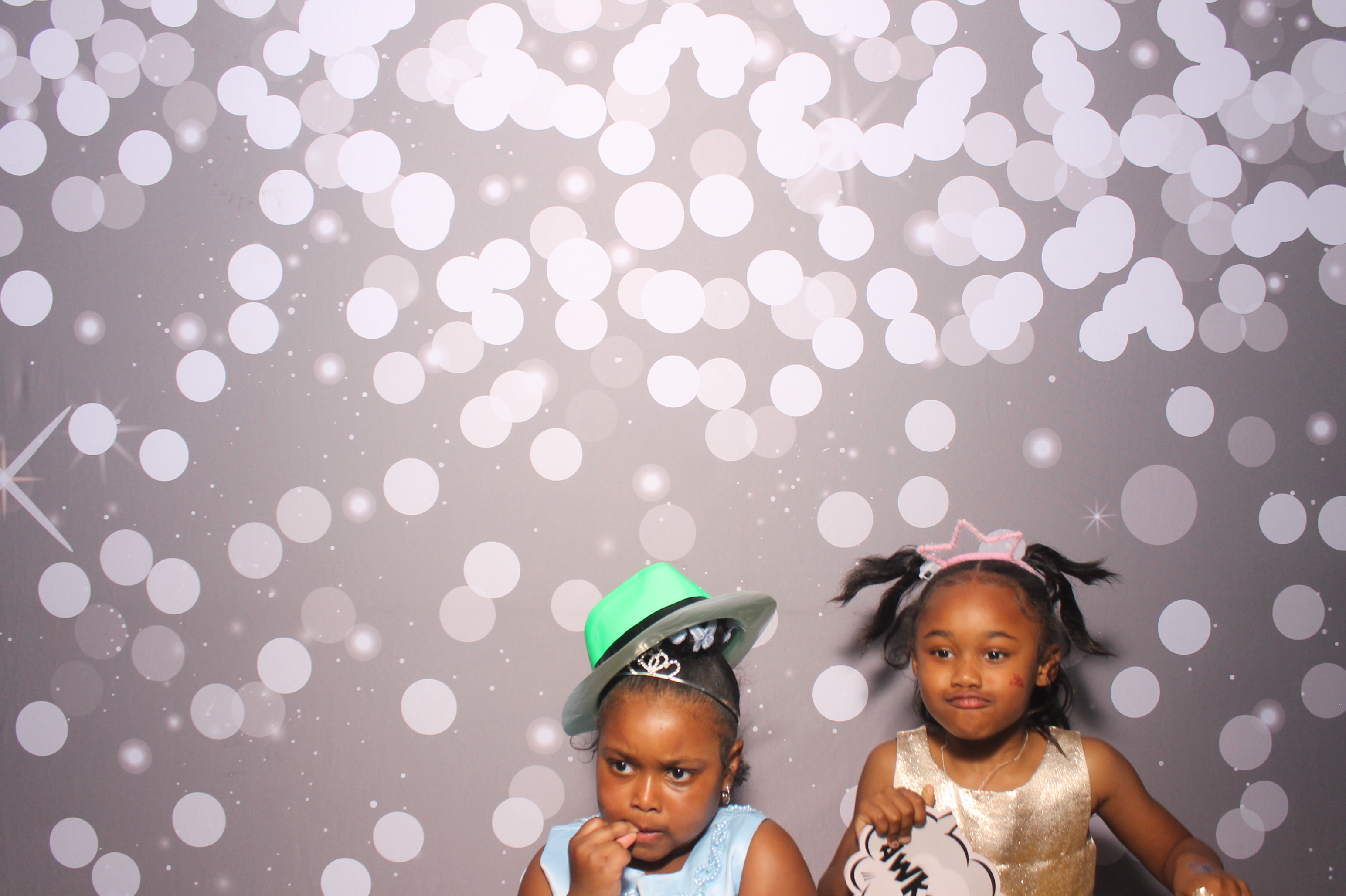 Father Daughter Cupcake Prom | View more photos from the event at gallery.photoboothcincy.com/u/PhotoBoothCincy/Father-Daughter-Cupcake-Prom-1