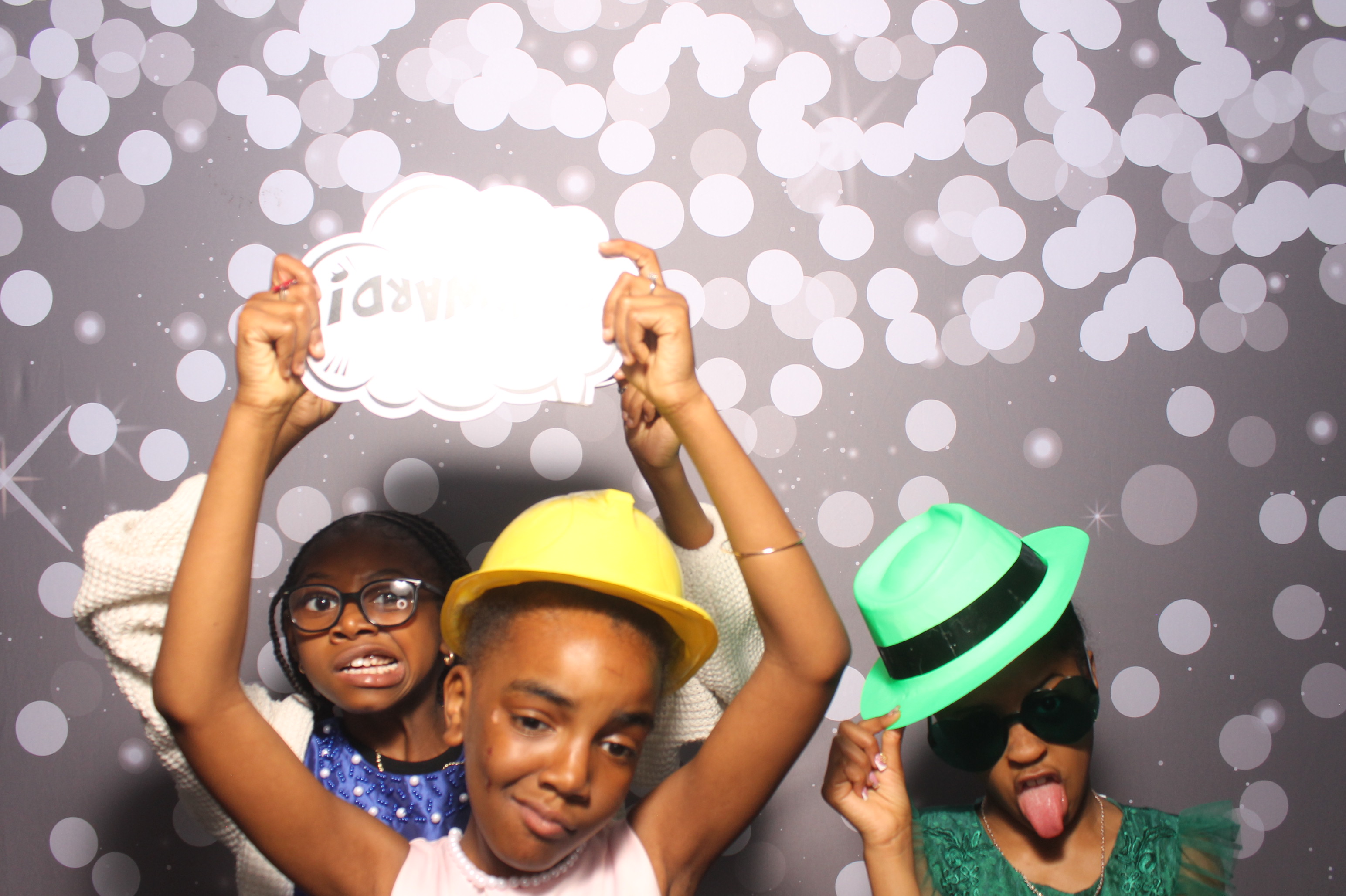 Father Daughter Cupcake Prom | View more photos from the event at gallery.photoboothcincy.com/u/PhotoBoothCincy/Father-Daughter-Cupcake-Prom-1