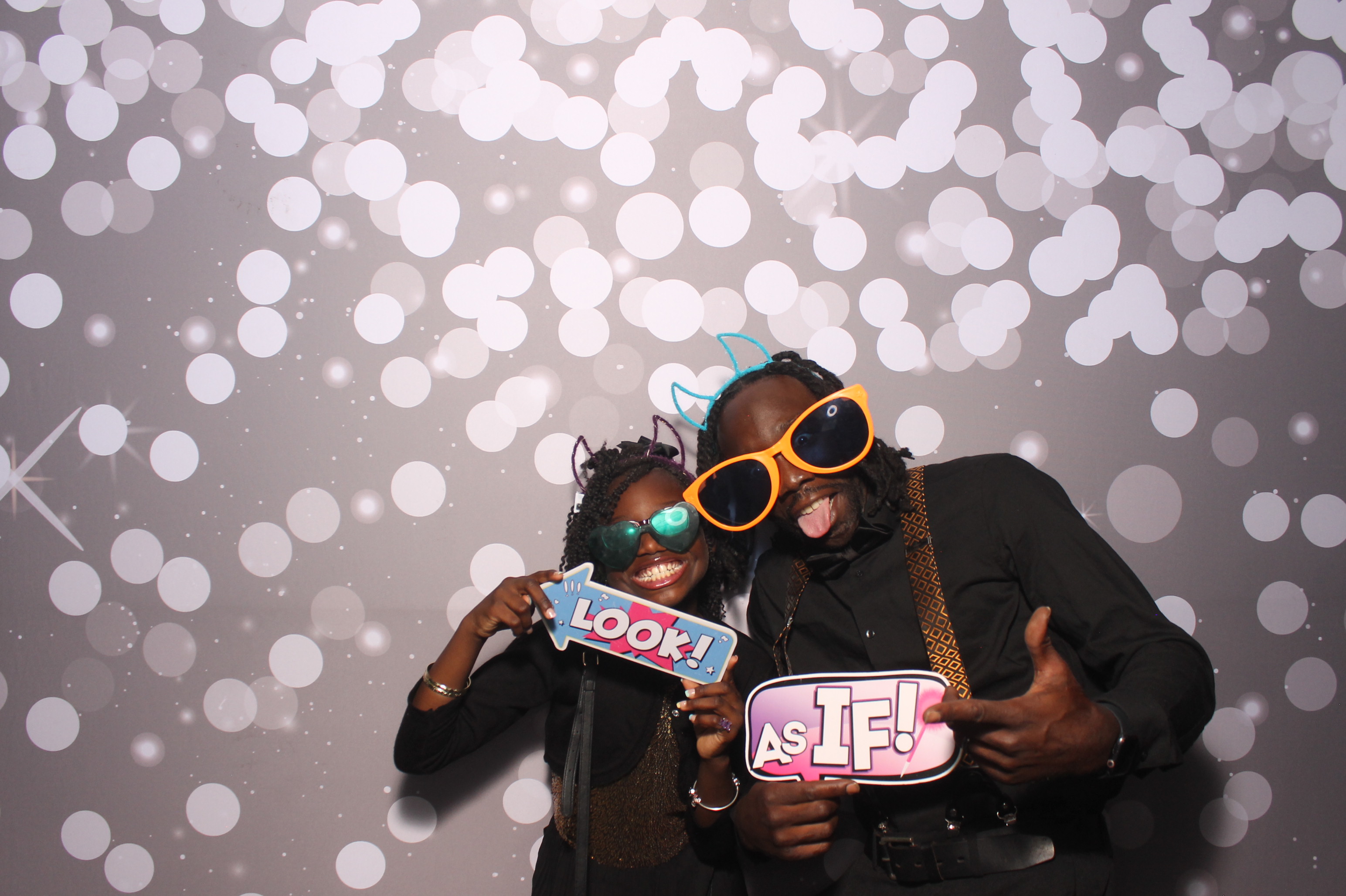 Father Daughter Cupcake Prom | View more photos from the event at gallery.photoboothcincy.com/u/PhotoBoothCincy/Father-Daughter-Cupcake-Prom-1