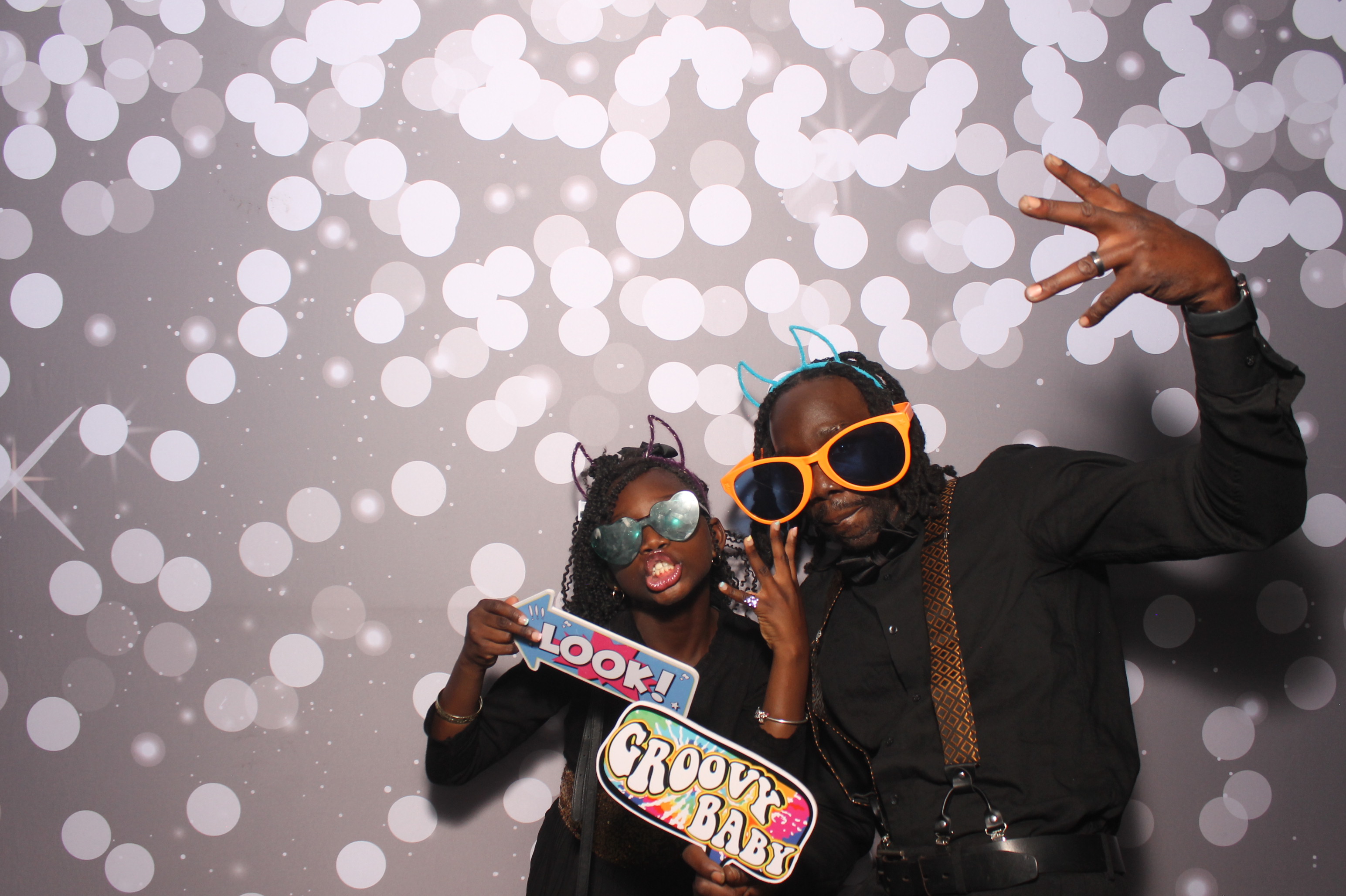 Father Daughter Cupcake Prom | View more photos from the event at gallery.photoboothcincy.com/u/PhotoBoothCincy/Father-Daughter-Cupcake-Prom-1