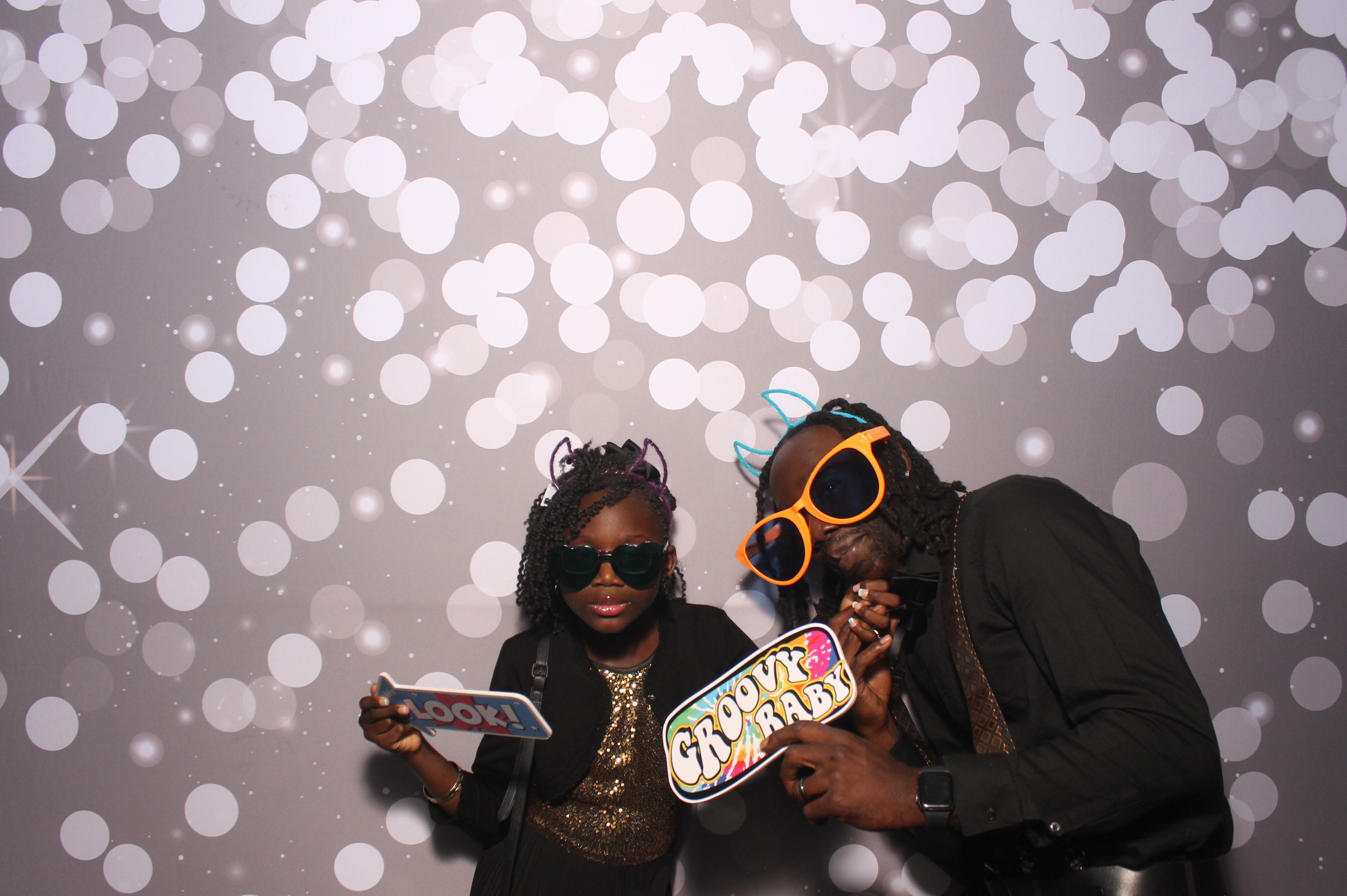 Father Daughter Cupcake Prom | View more photos from the event at gallery.photoboothcincy.com/u/PhotoBoothCincy/Father-Daughter-Cupcake-Prom-1