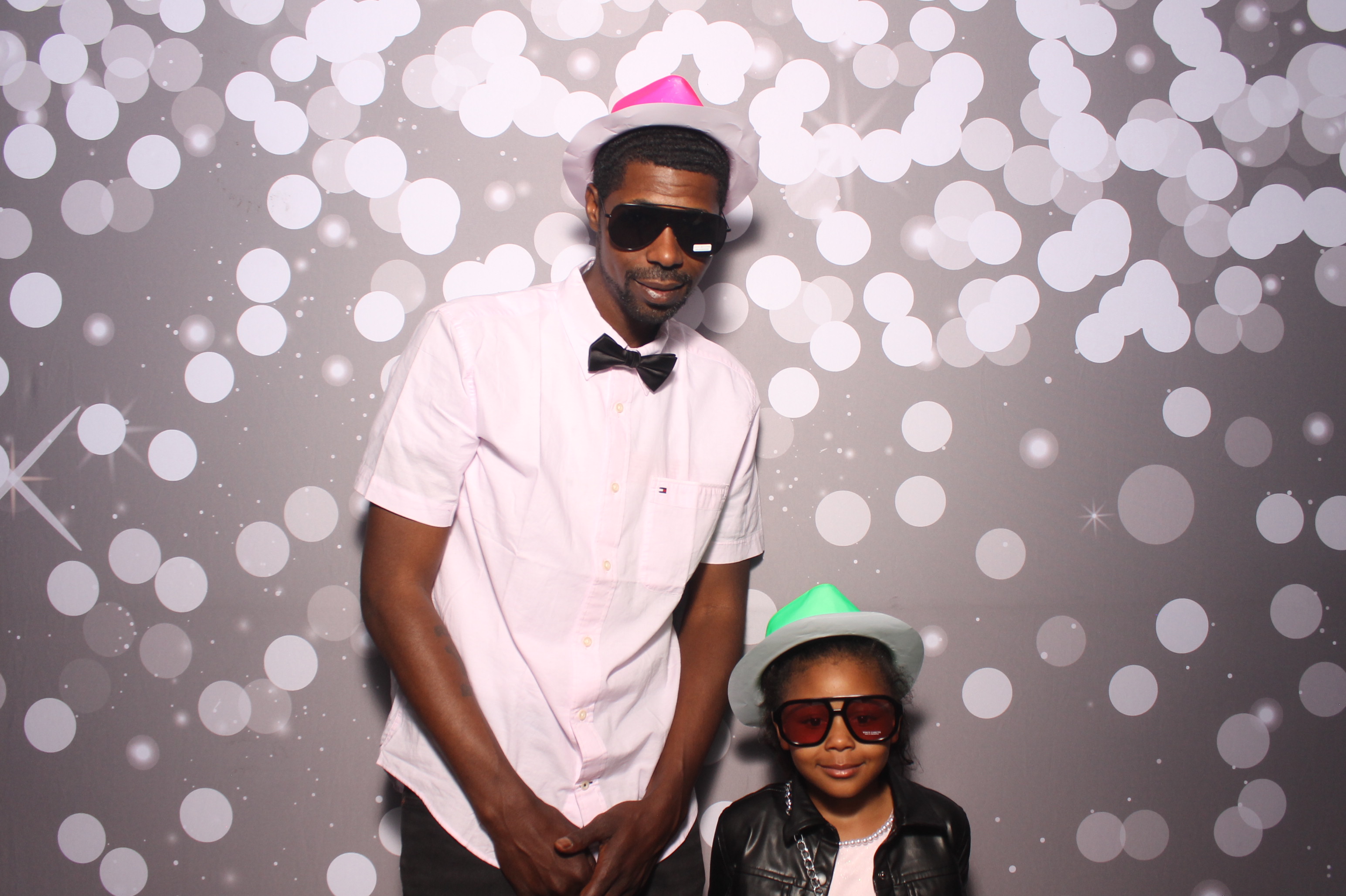 Father Daughter Cupcake Prom | View more photos from the event at gallery.photoboothcincy.com/u/PhotoBoothCincy/Father-Daughter-Cupcake-Prom-1