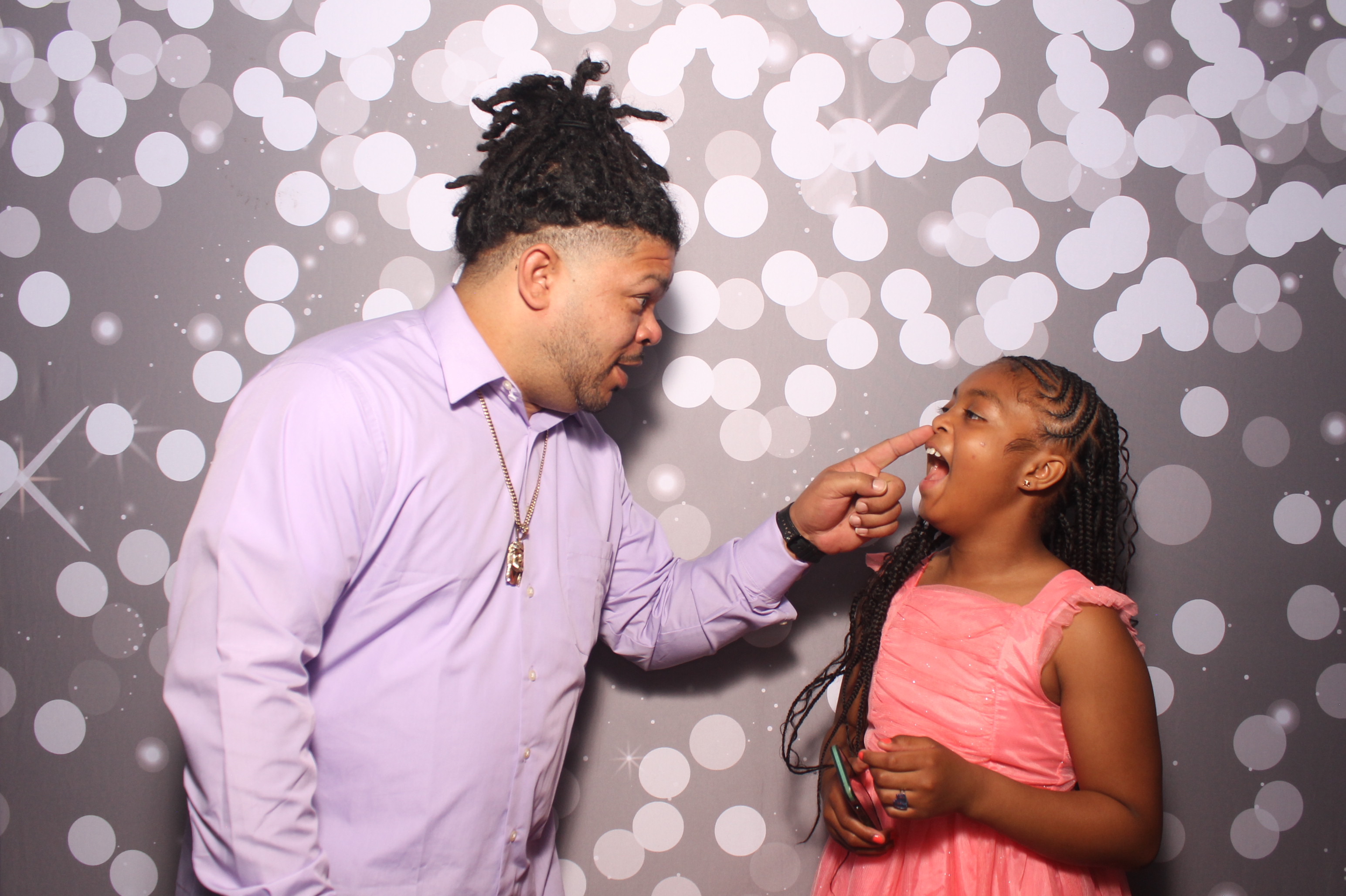 Father Daughter Cupcake Prom | View more photos from the event at gallery.photoboothcincy.com/u/PhotoBoothCincy/Father-Daughter-Cupcake-Prom-1