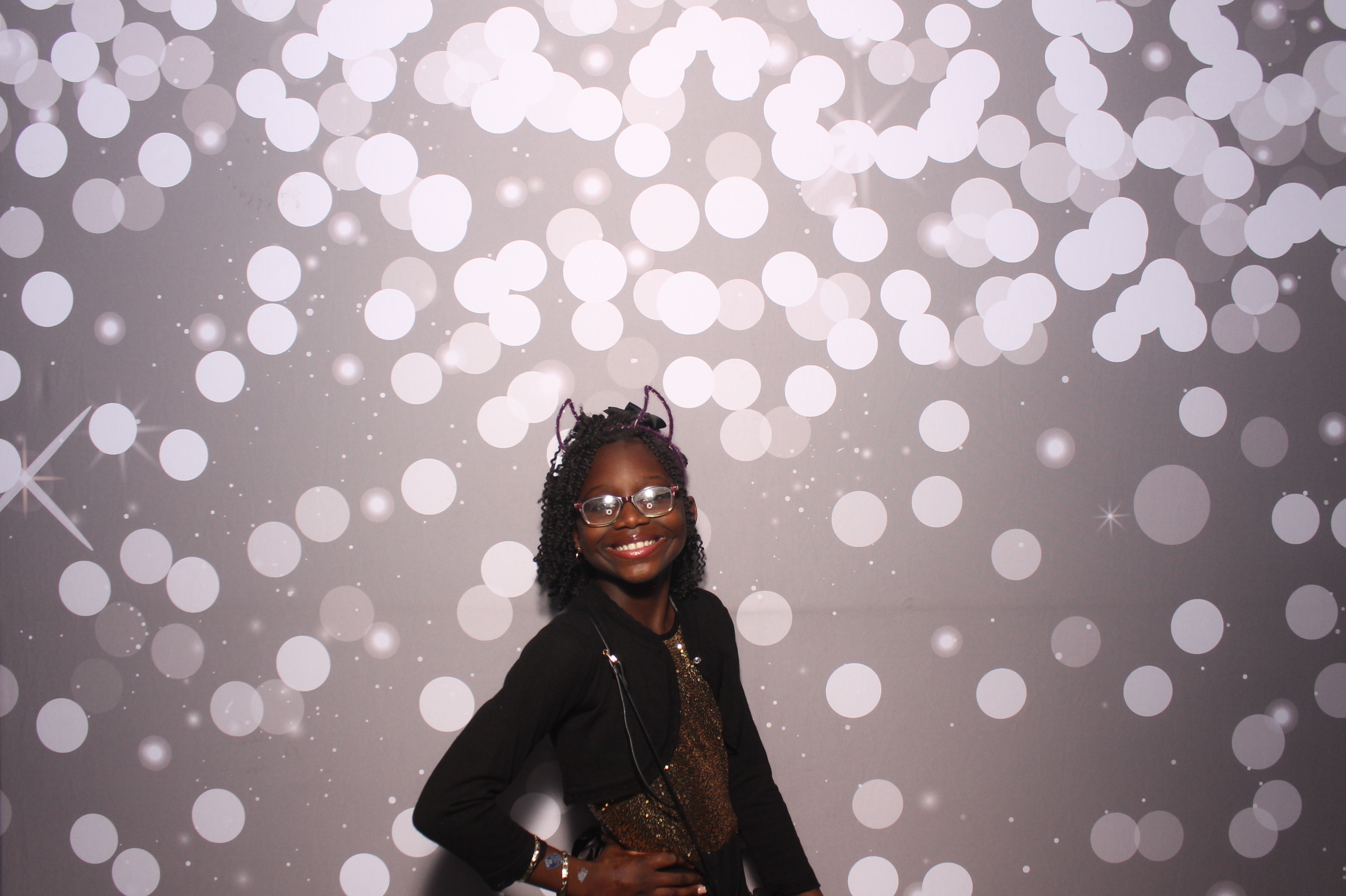 Father Daughter Cupcake Prom | View more photos from the event at gallery.photoboothcincy.com/u/PhotoBoothCincy/Father-Daughter-Cupcake-Prom-1