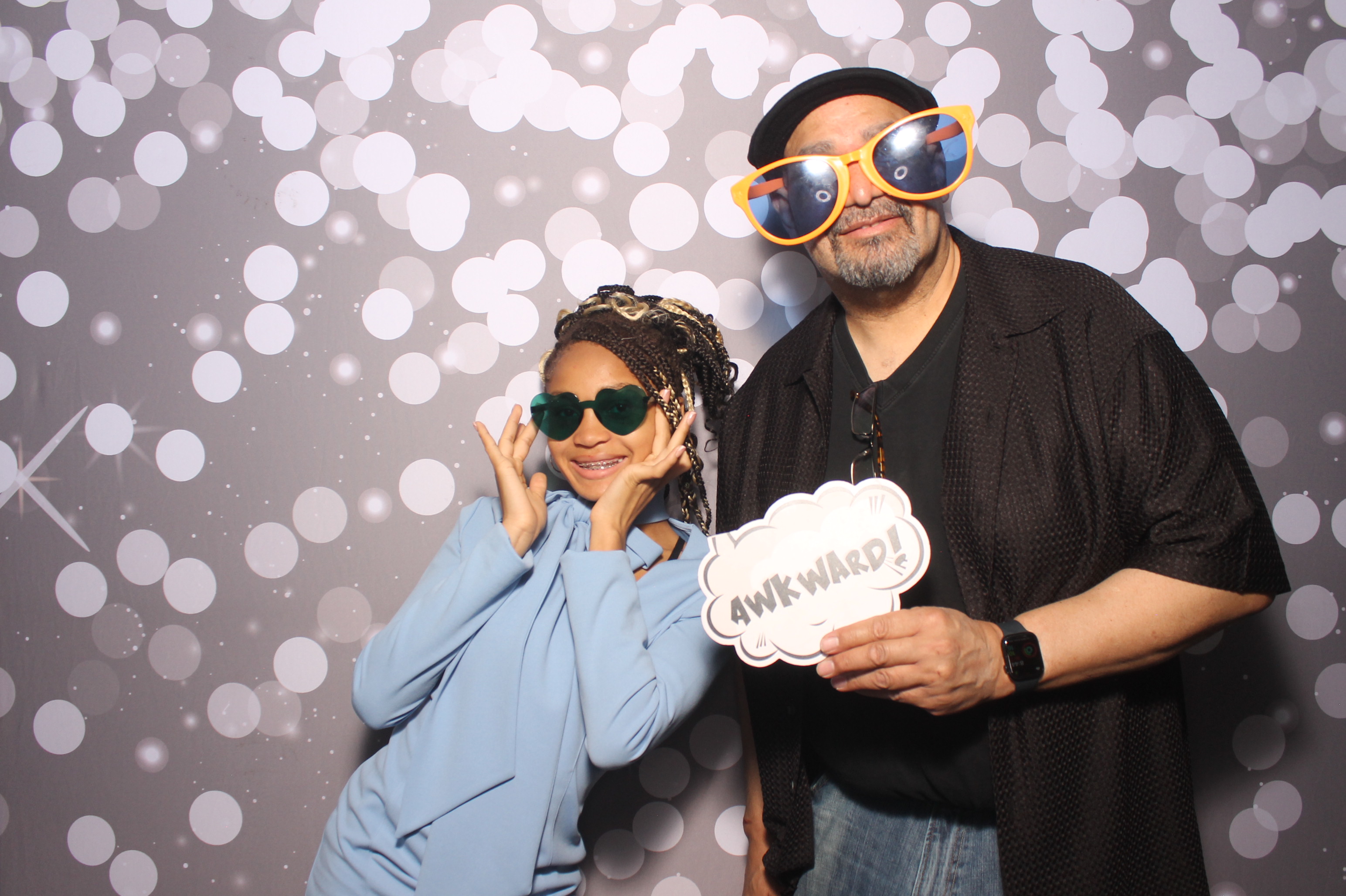 Father Daughter Cupcake Prom | View more photos from the event at gallery.photoboothcincy.com/u/PhotoBoothCincy/Father-Daughter-Cupcake-Prom-1