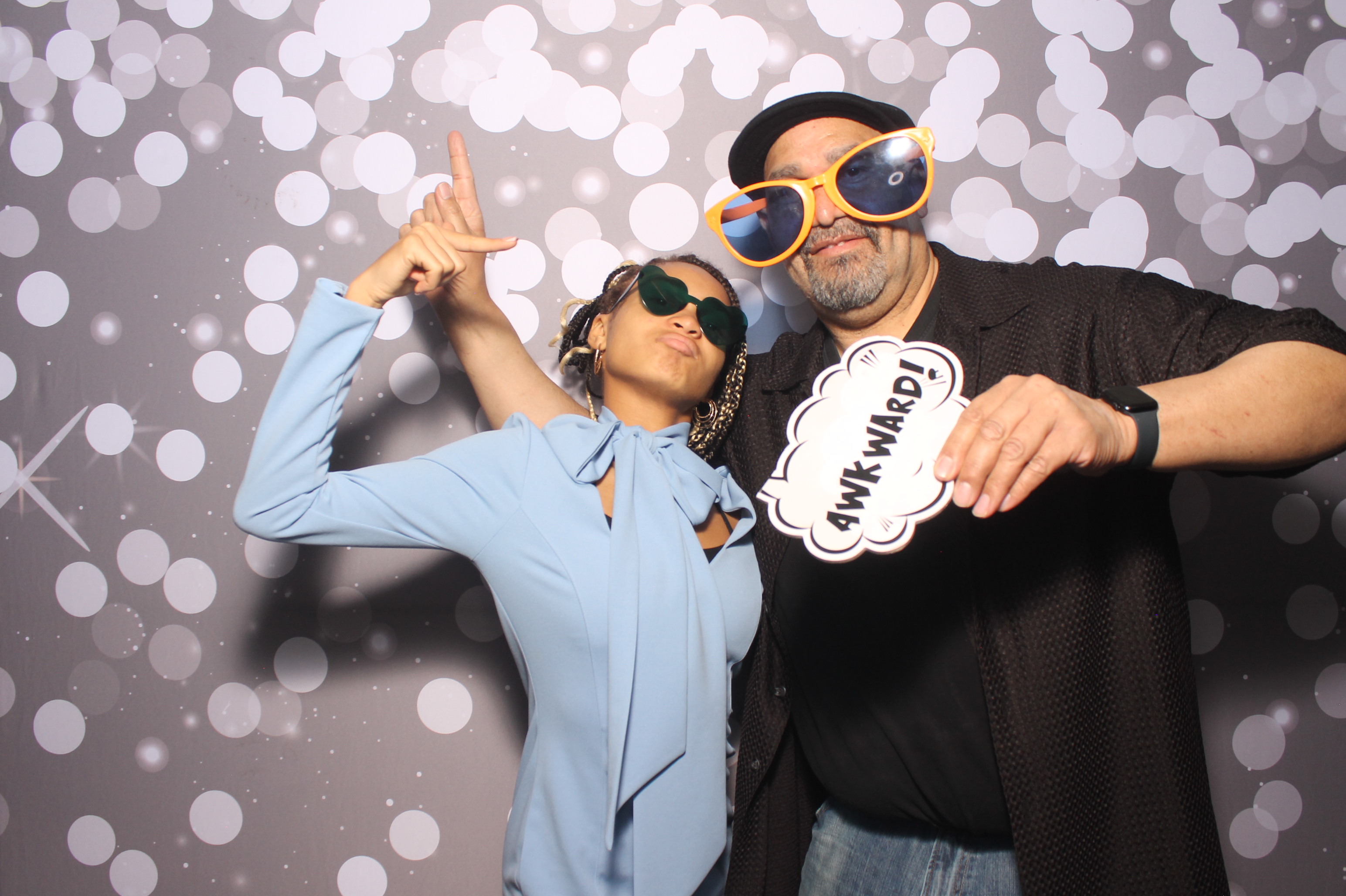 Father Daughter Cupcake Prom | View more photos from the event at gallery.photoboothcincy.com/u/PhotoBoothCincy/Father-Daughter-Cupcake-Prom-1