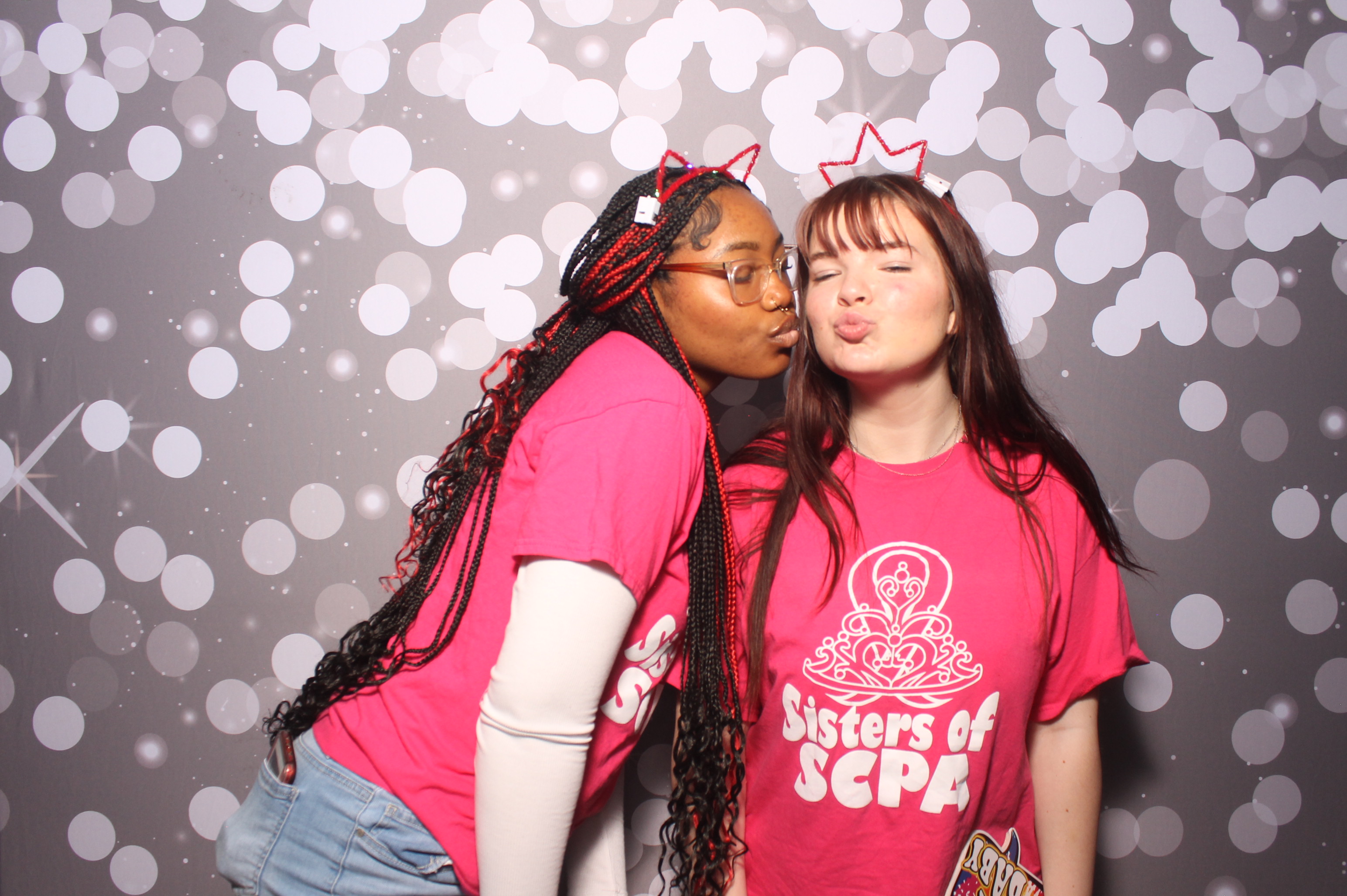 Father Daughter Cupcake Prom | View more photos from the event at gallery.photoboothcincy.com/u/PhotoBoothCincy/Father-Daughter-Cupcake-Prom-1