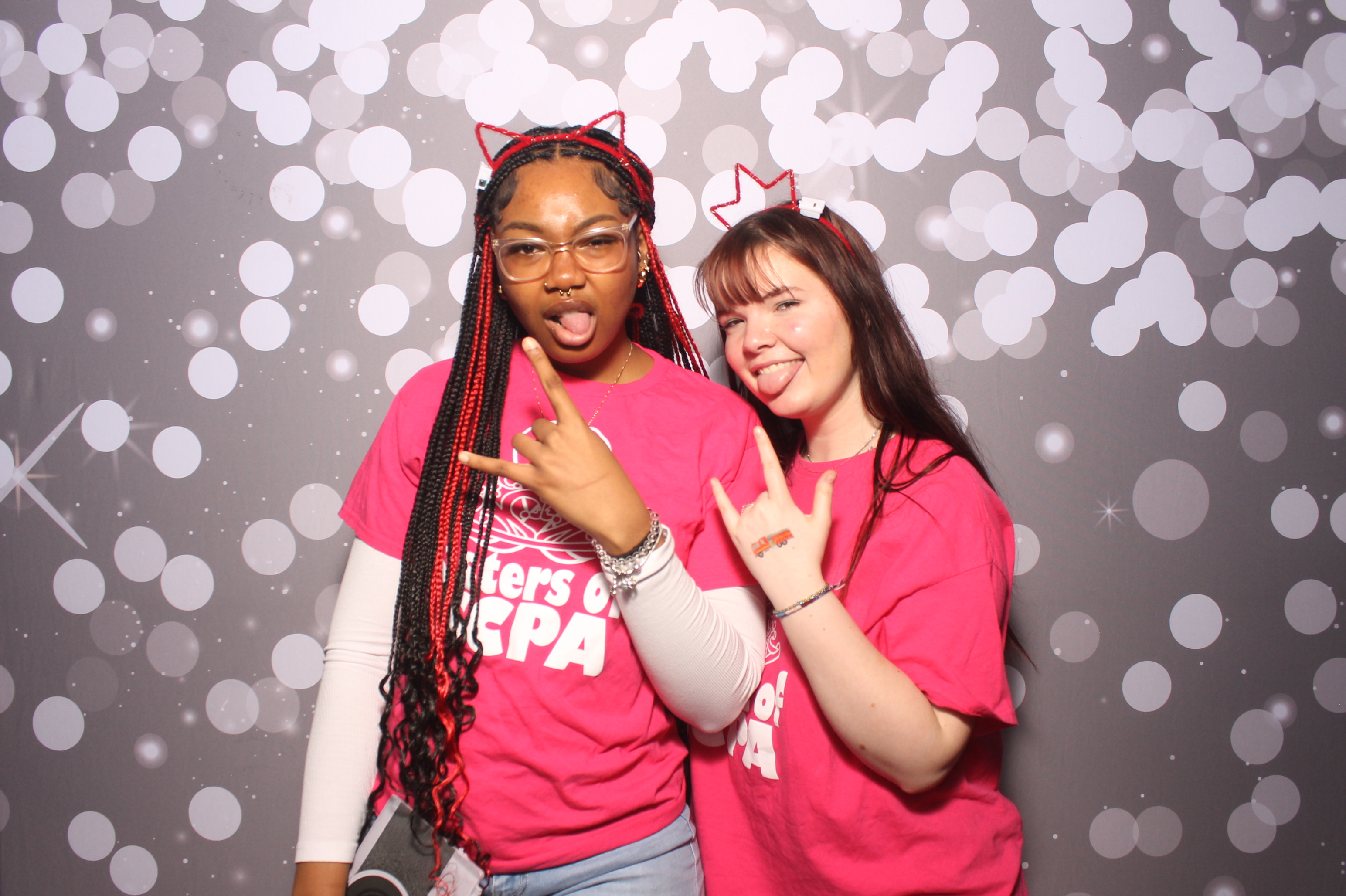 Father Daughter Cupcake Prom | View more photos from the event at gallery.photoboothcincy.com/u/PhotoBoothCincy/Father-Daughter-Cupcake-Prom-1