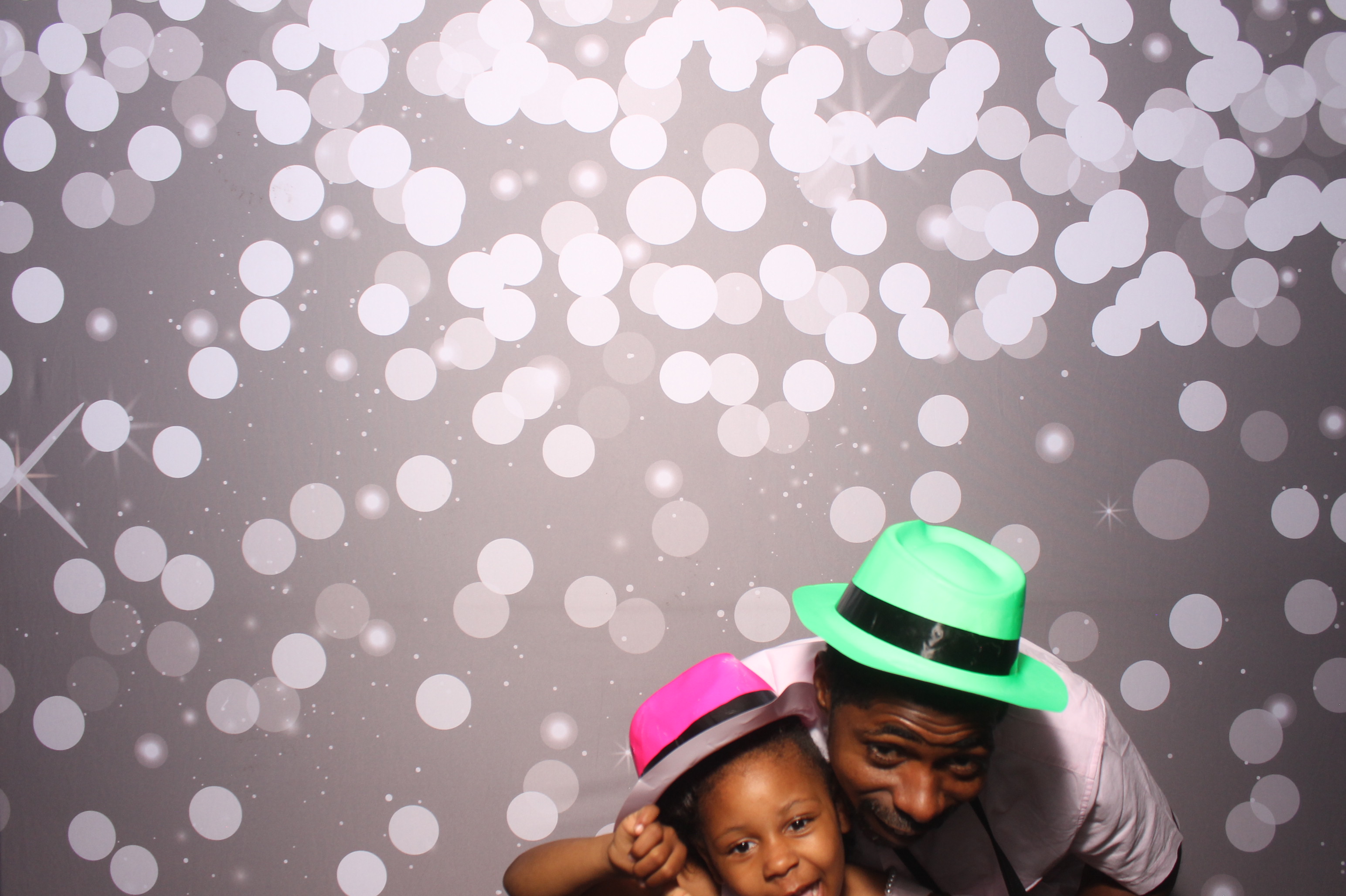 Father Daughter Cupcake Prom | View more photos from the event at gallery.photoboothcincy.com/u/PhotoBoothCincy/Father-Daughter-Cupcake-Prom-1
