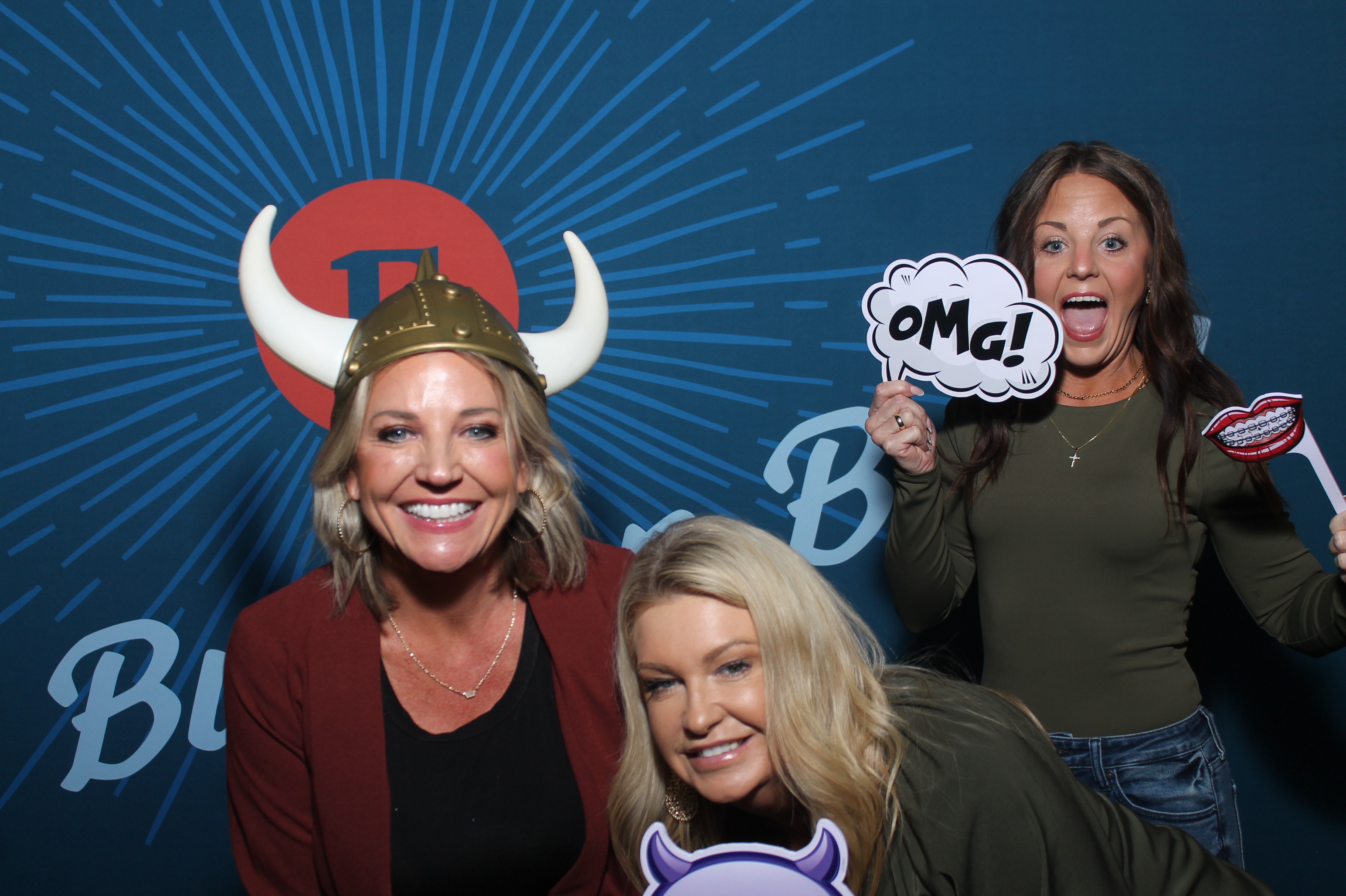 First State Bank Fall Dinner | View more photos from the event at gallery.photoboothcincy.com/u/PhotoBoothCincy/First-State-Bank-Fall-Dinner