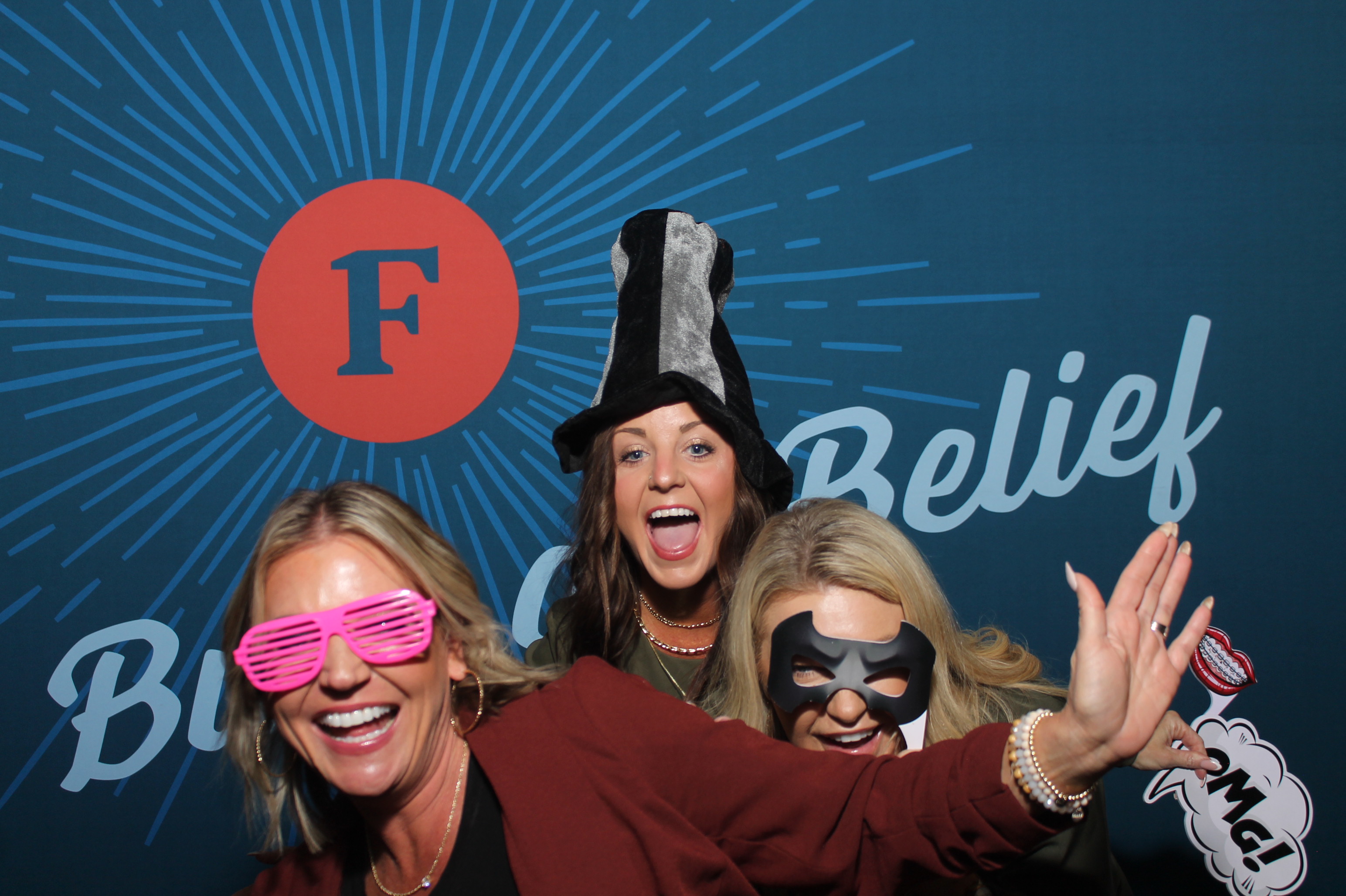 First State Bank Fall Dinner | View more photos from the event at gallery.photoboothcincy.com/u/PhotoBoothCincy/First-State-Bank-Fall-Dinner