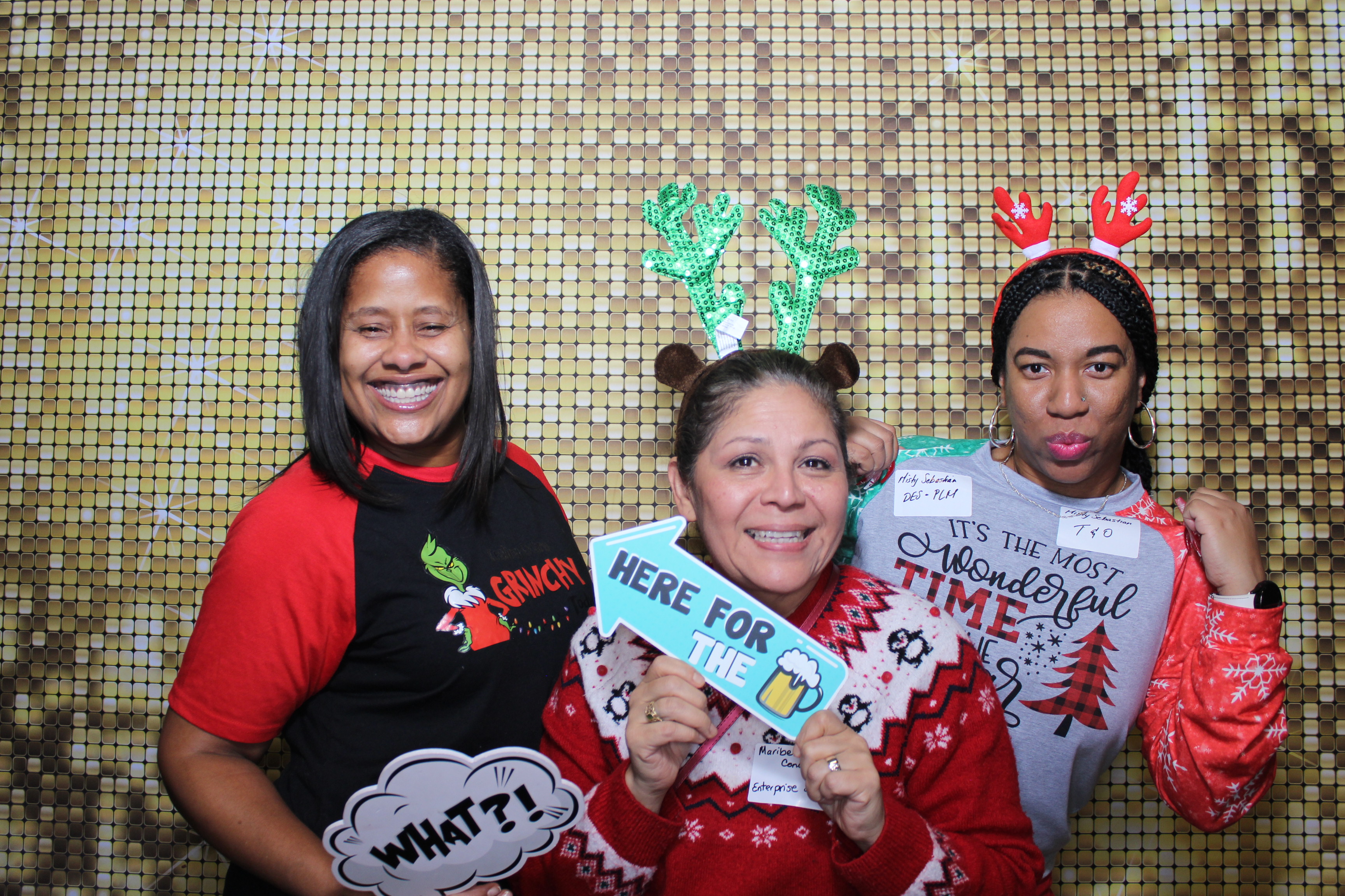 GE Aerospace Holiday Party | View more photos from the event at gallery.photoboothcincy.com/u/PhotoBoothCincy/GE-Aerospace-Holiday-Party