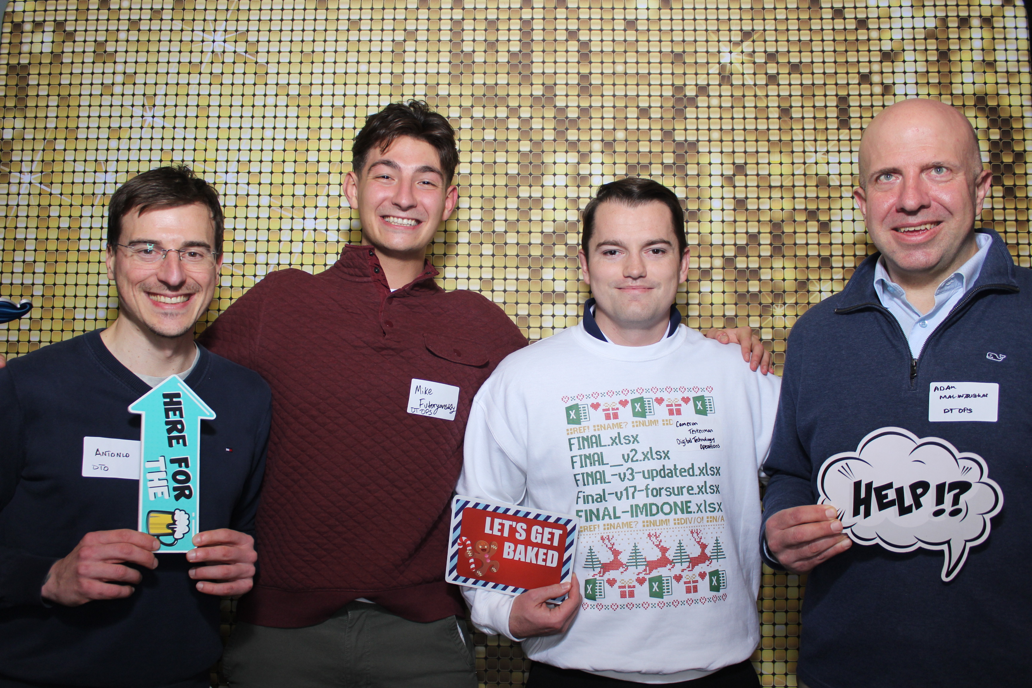 GE Aerospace Holiday Party | View more photos from the event at gallery.photoboothcincy.com/u/PhotoBoothCincy/GE-Aerospace-Holiday-Party