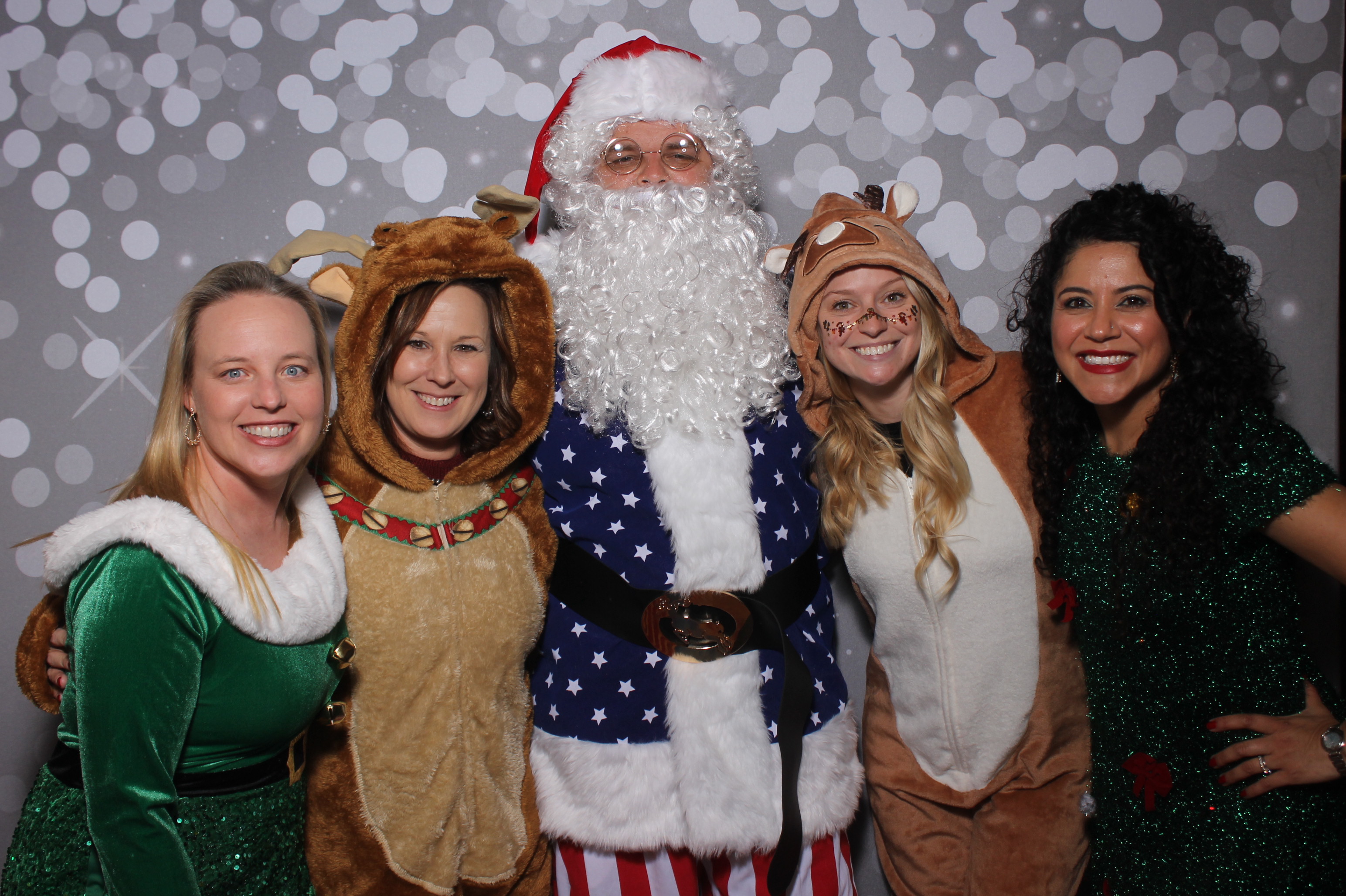 GE Castings Jolly Jamboree | View more photos from the event at gallery.photoboothcincy.com/u/PhotoBoothCincy/GE-Castings-Jolly-Jamboree