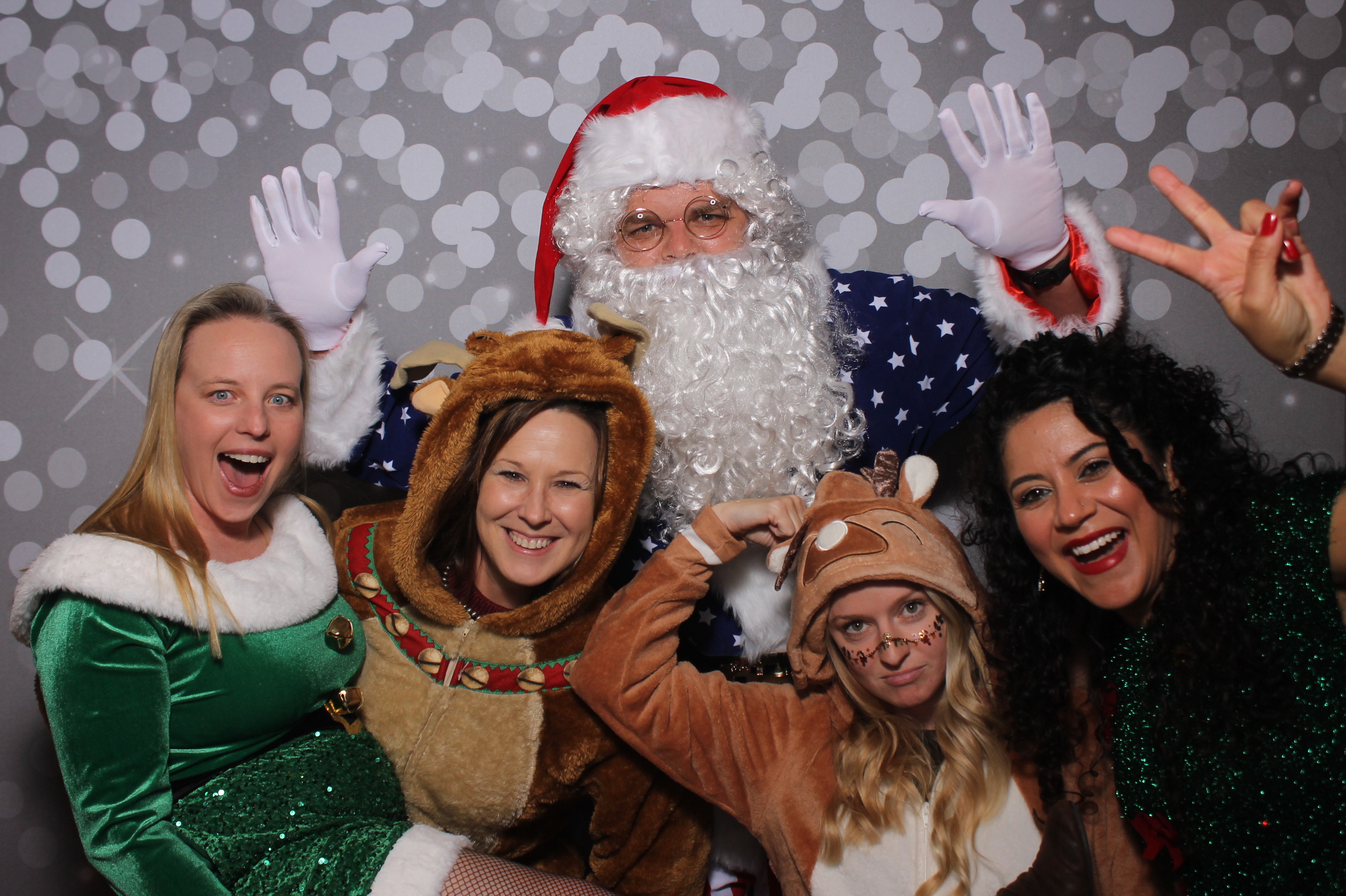 GE Castings Jolly Jamboree | View more photos from the event at gallery.photoboothcincy.com/u/PhotoBoothCincy/GE-Castings-Jolly-Jamboree
