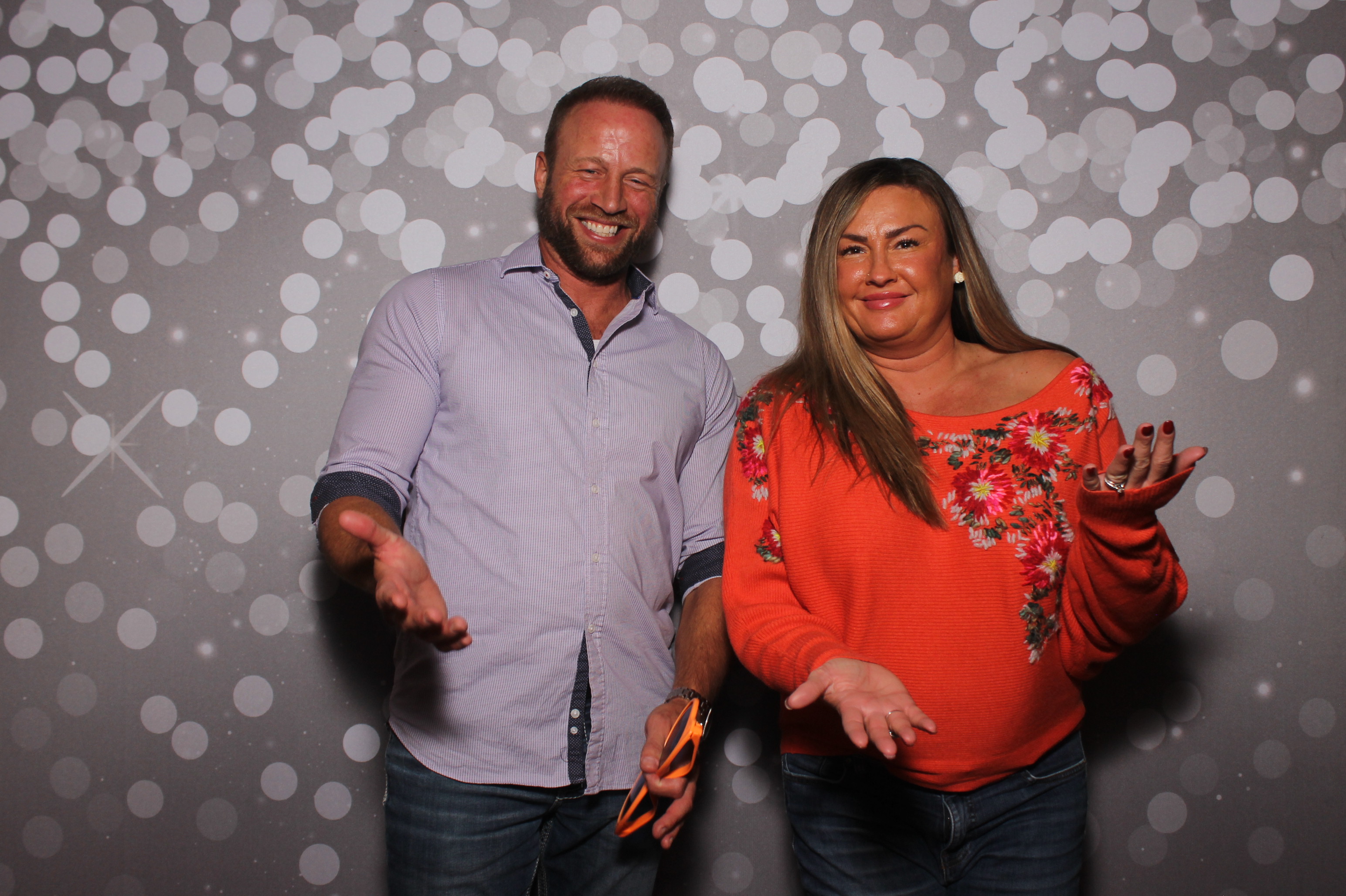 GE Castings Jolly Jamboree | View more photos from the event at gallery.photoboothcincy.com/u/PhotoBoothCincy/GE-Castings-Jolly-Jamboree