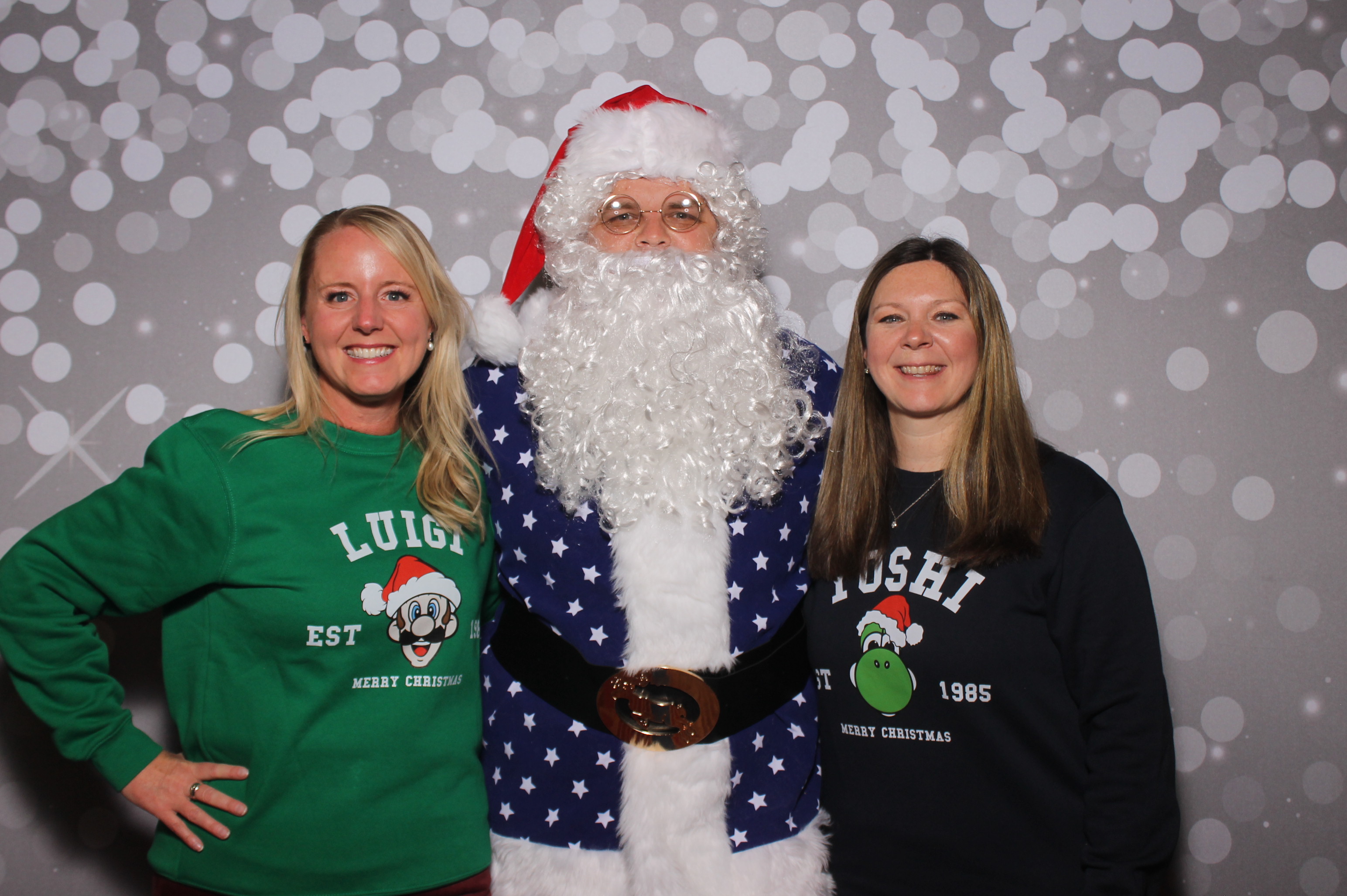 GE Castings Jolly Jamboree | View more photos from the event at gallery.photoboothcincy.com/u/PhotoBoothCincy/GE-Castings-Jolly-Jamboree