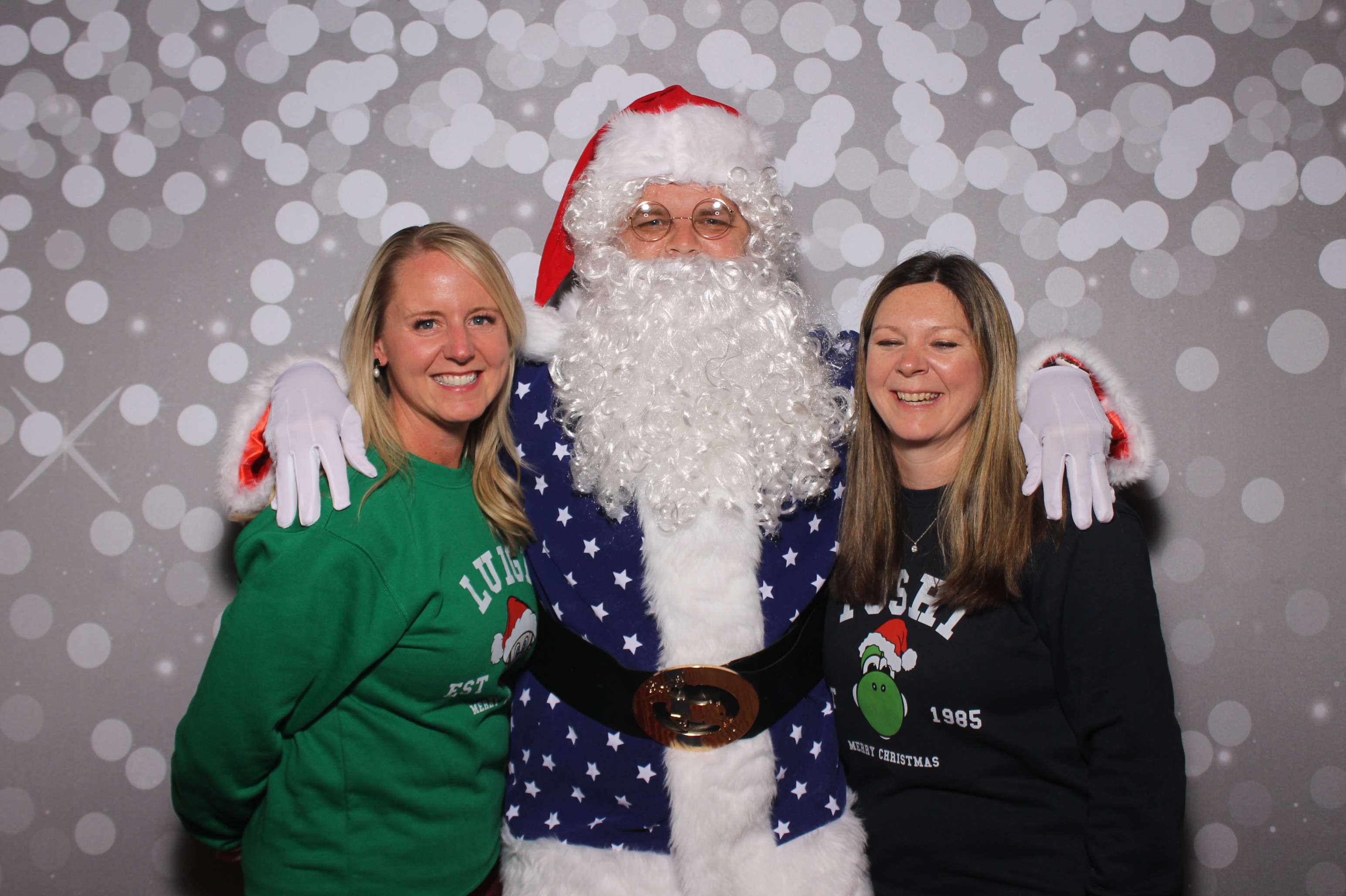 GE Castings Jolly Jamboree | View more photos from the event at gallery.photoboothcincy.com/u/PhotoBoothCincy/GE-Castings-Jolly-Jamboree