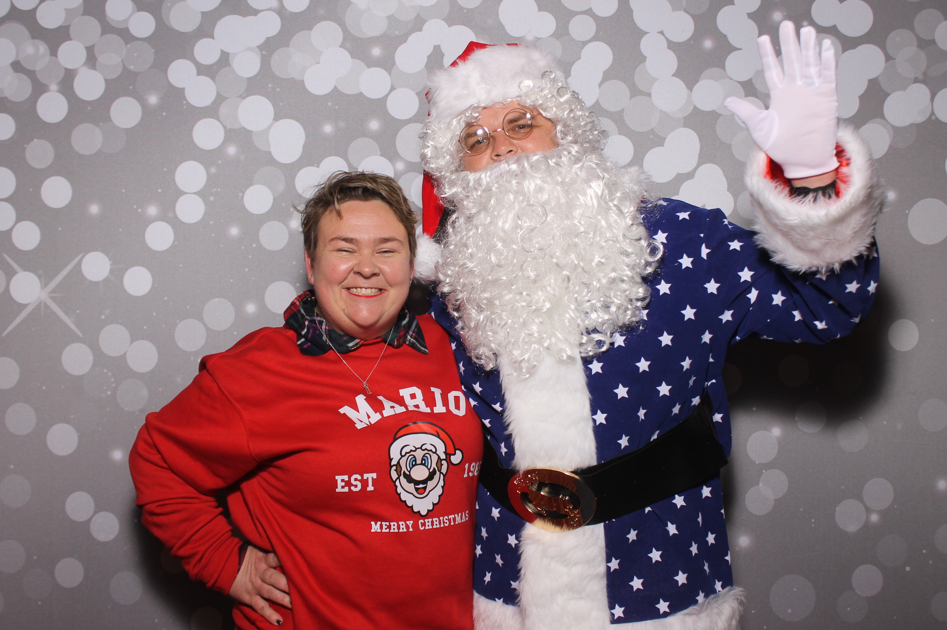 GE Castings Jolly Jamboree | View more photos from the event at gallery.photoboothcincy.com/u/PhotoBoothCincy/GE-Castings-Jolly-Jamboree