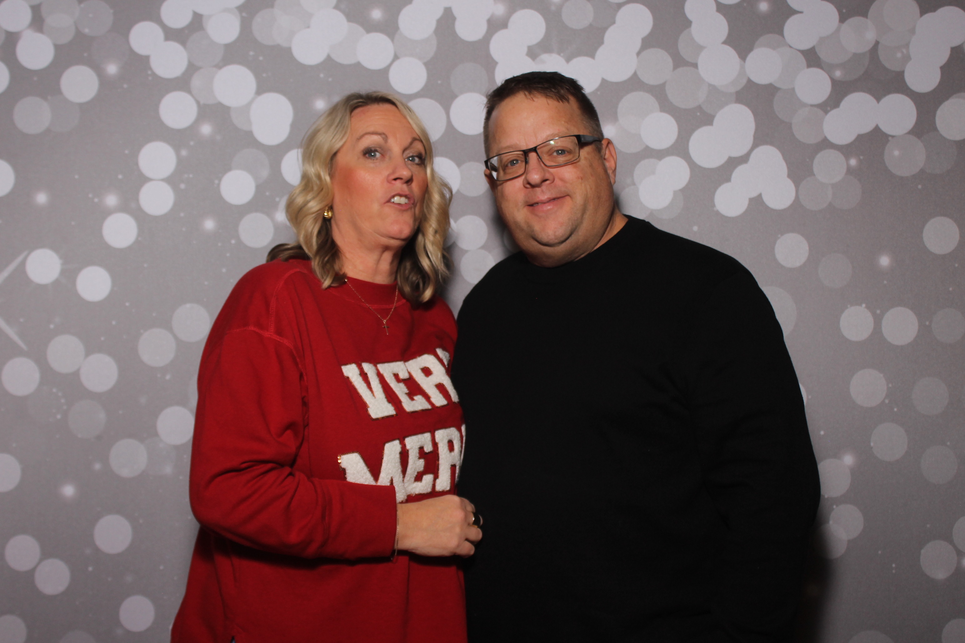 GE Castings Jolly Jamboree | View more photos from the event at gallery.photoboothcincy.com/u/PhotoBoothCincy/GE-Castings-Jolly-Jamboree
