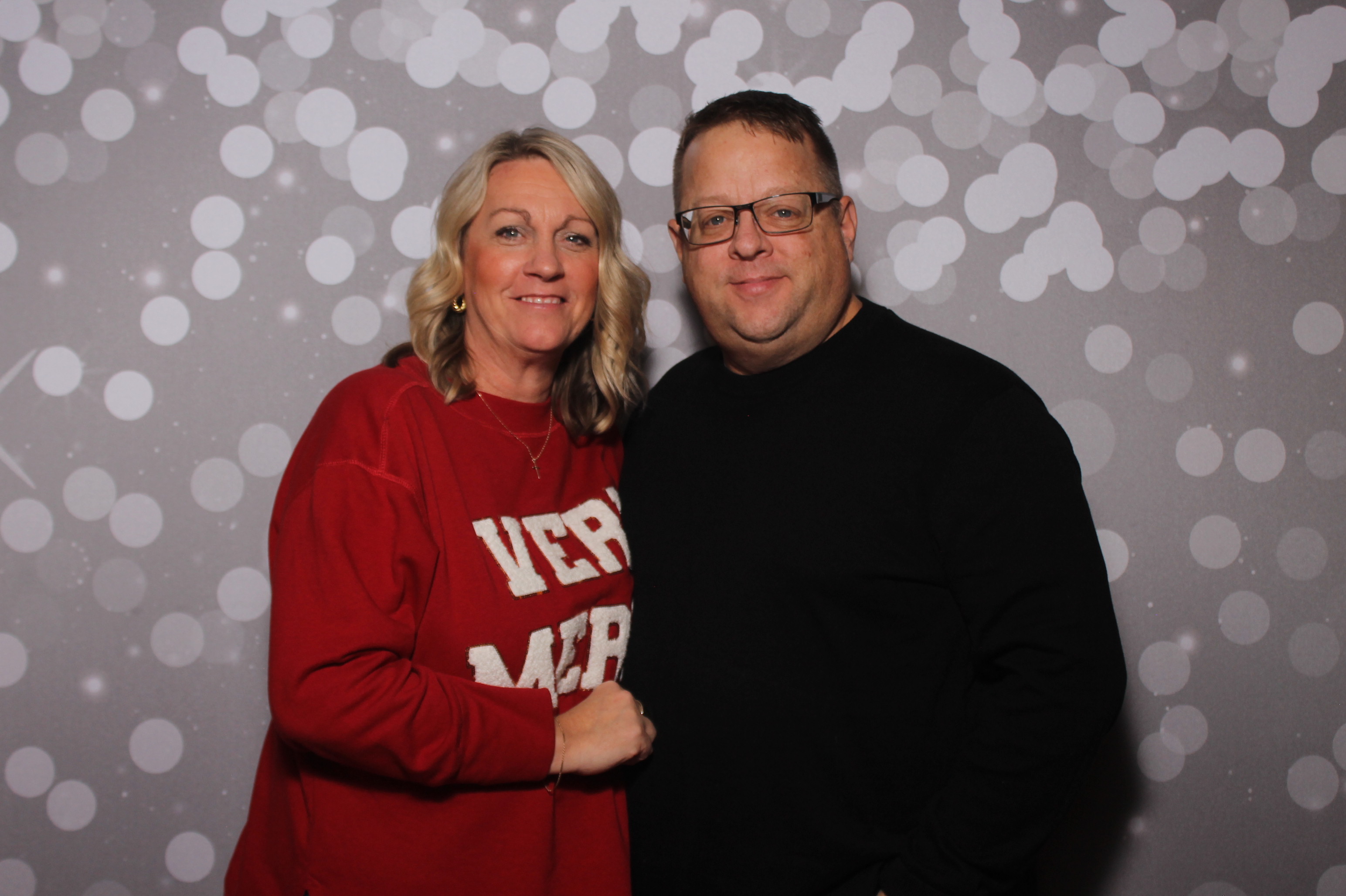 GE Castings Jolly Jamboree | View more photos from the event at gallery.photoboothcincy.com/u/PhotoBoothCincy/GE-Castings-Jolly-Jamboree