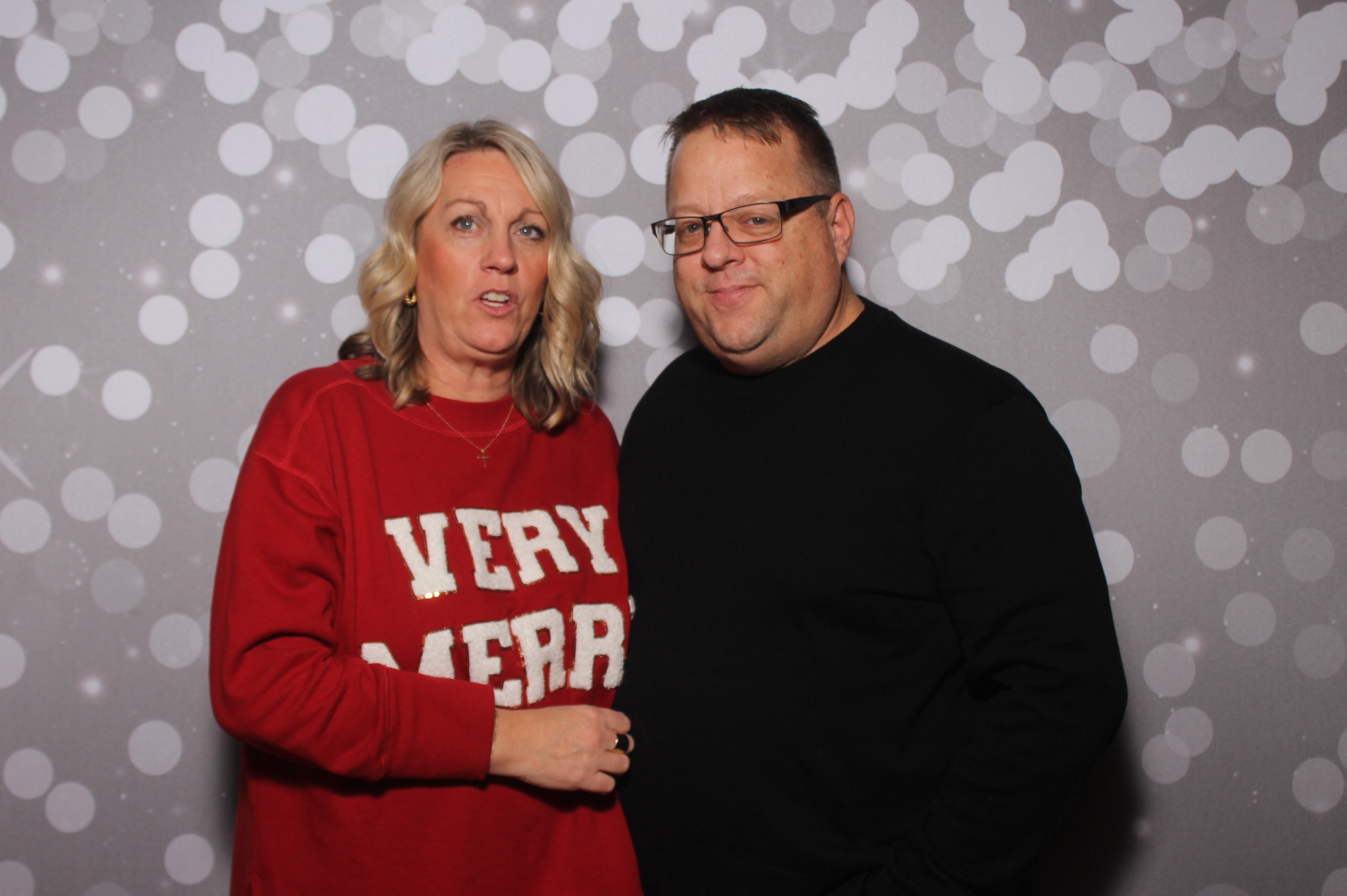 GE Castings Jolly Jamboree | View more photos from the event at gallery.photoboothcincy.com/u/PhotoBoothCincy/GE-Castings-Jolly-Jamboree