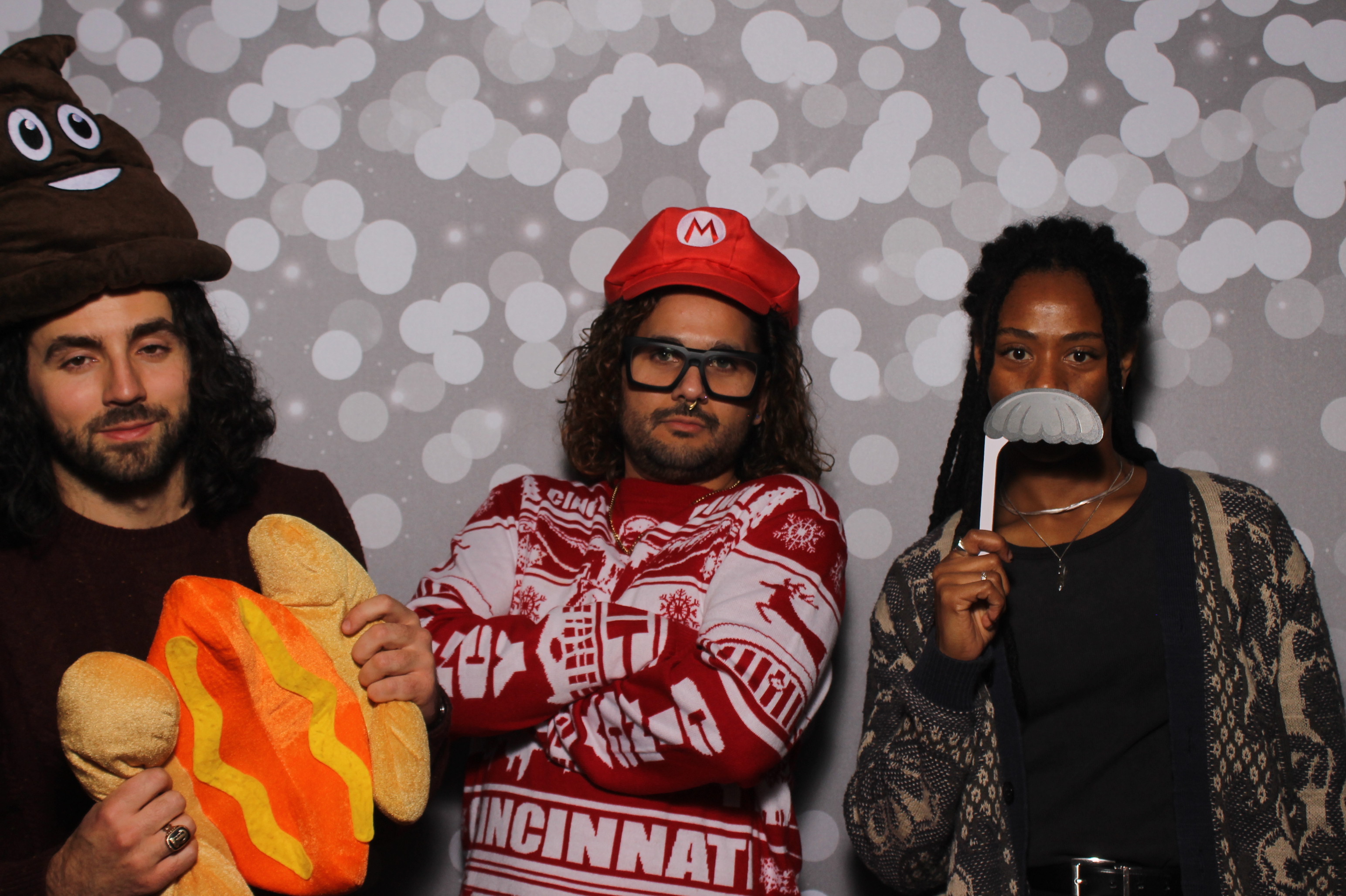 GE Castings Jolly Jamboree | View more photos from the event at gallery.photoboothcincy.com/u/PhotoBoothCincy/GE-Castings-Jolly-Jamboree