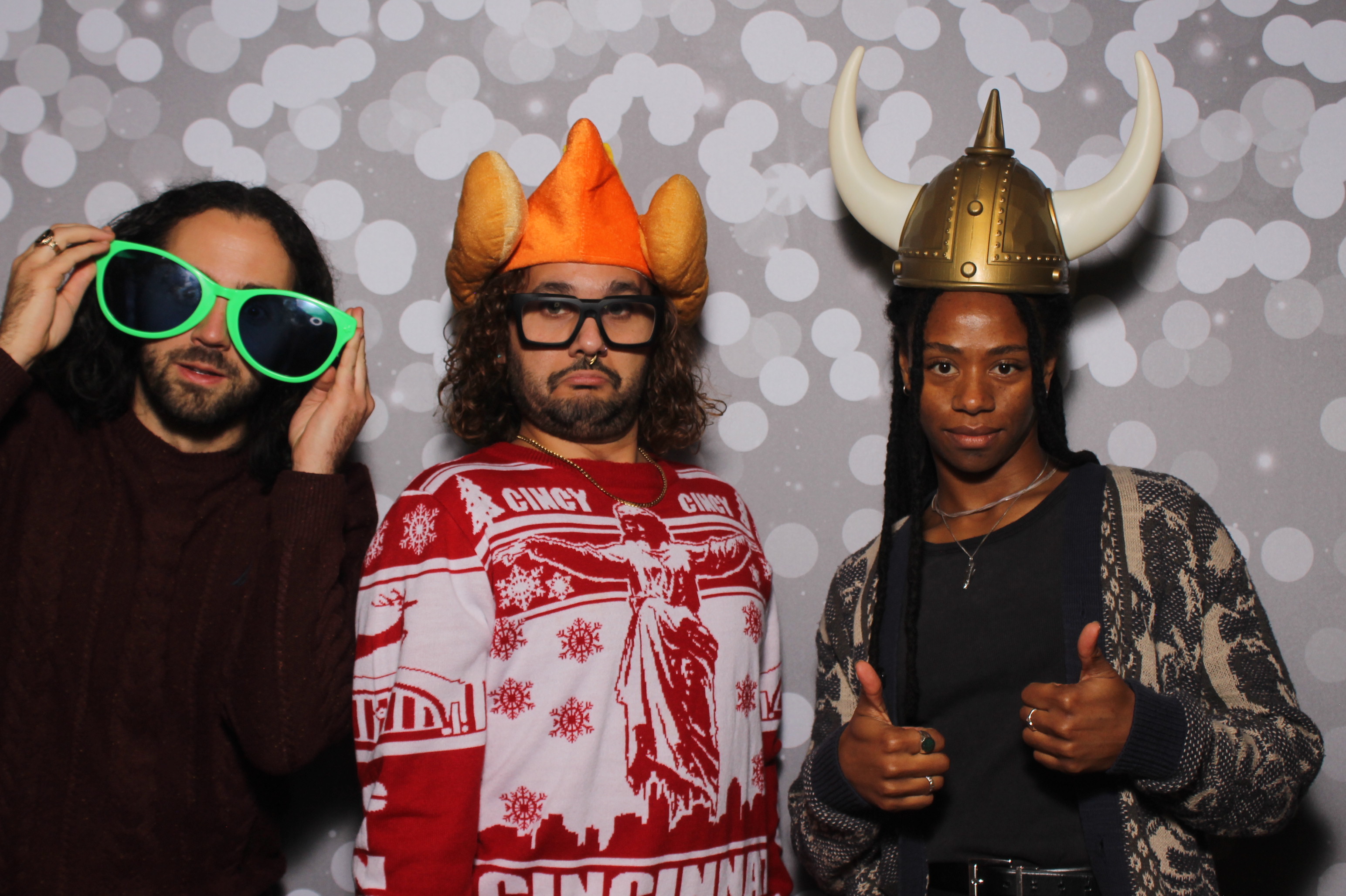 GE Castings Jolly Jamboree | View more photos from the event at gallery.photoboothcincy.com/u/PhotoBoothCincy/GE-Castings-Jolly-Jamboree