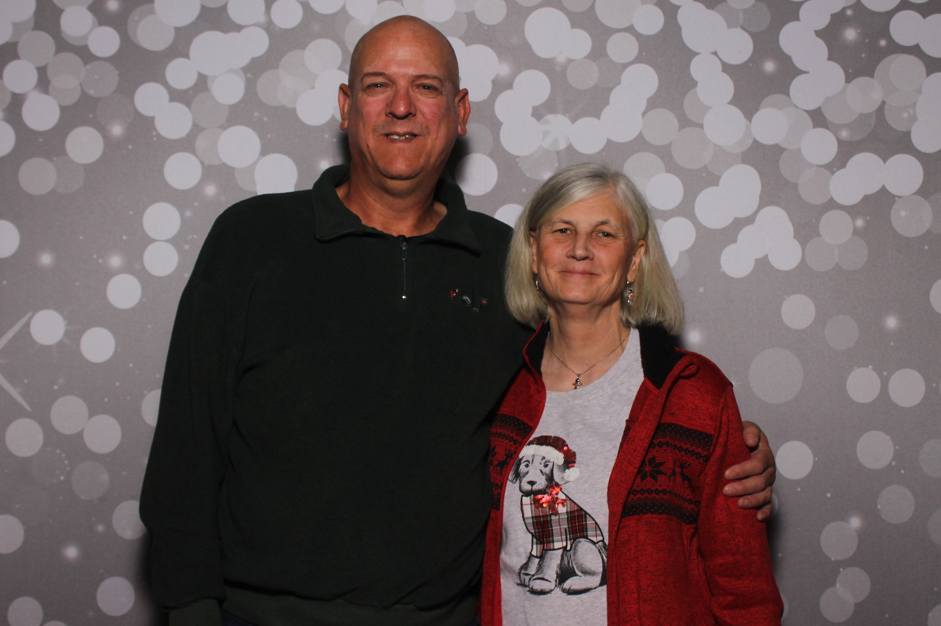 GE Castings Jolly Jamboree | View more photos from the event at gallery.photoboothcincy.com/u/PhotoBoothCincy/GE-Castings-Jolly-Jamboree