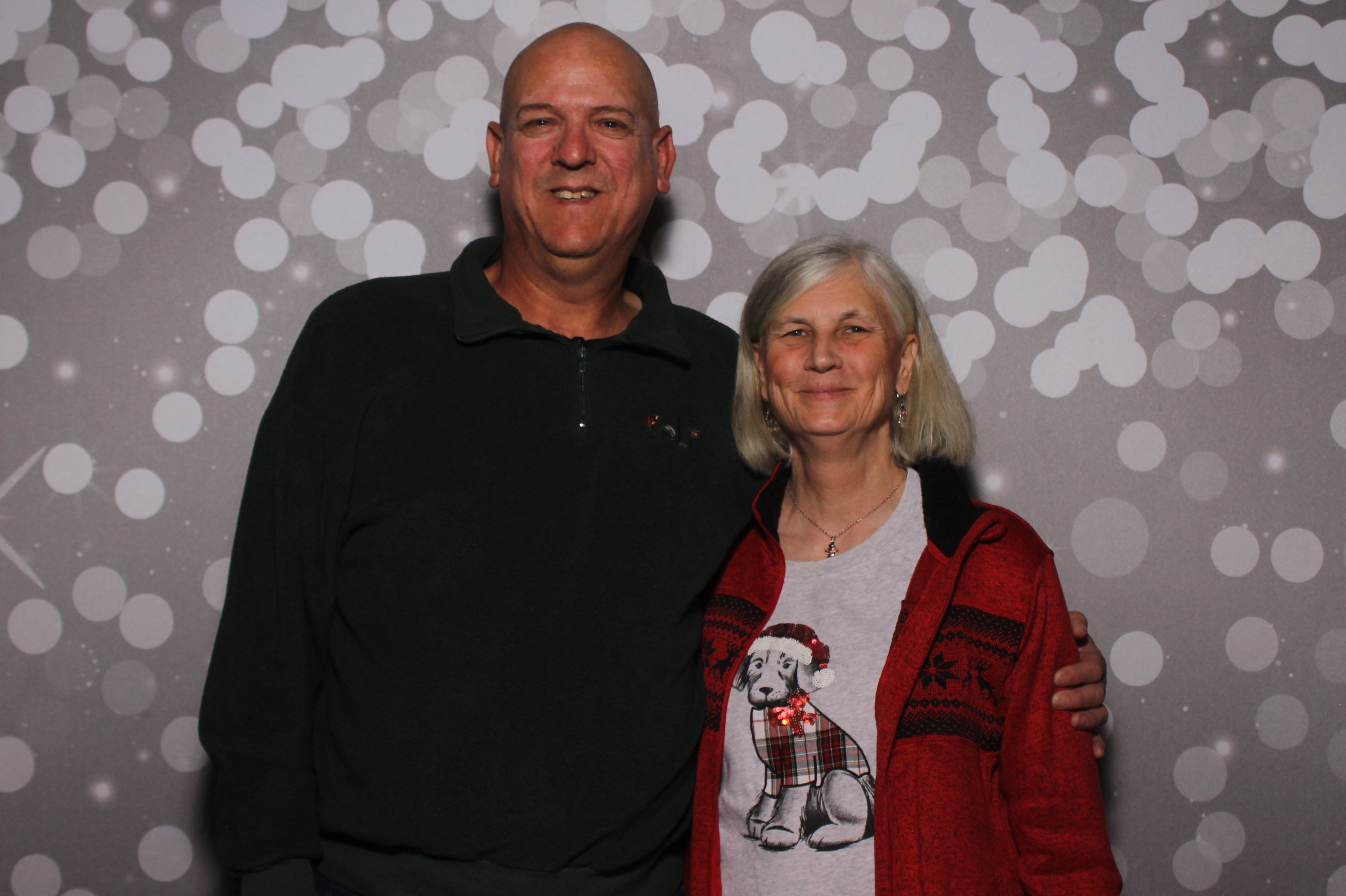 GE Castings Jolly Jamboree | View more photos from the event at gallery.photoboothcincy.com/u/PhotoBoothCincy/GE-Castings-Jolly-Jamboree