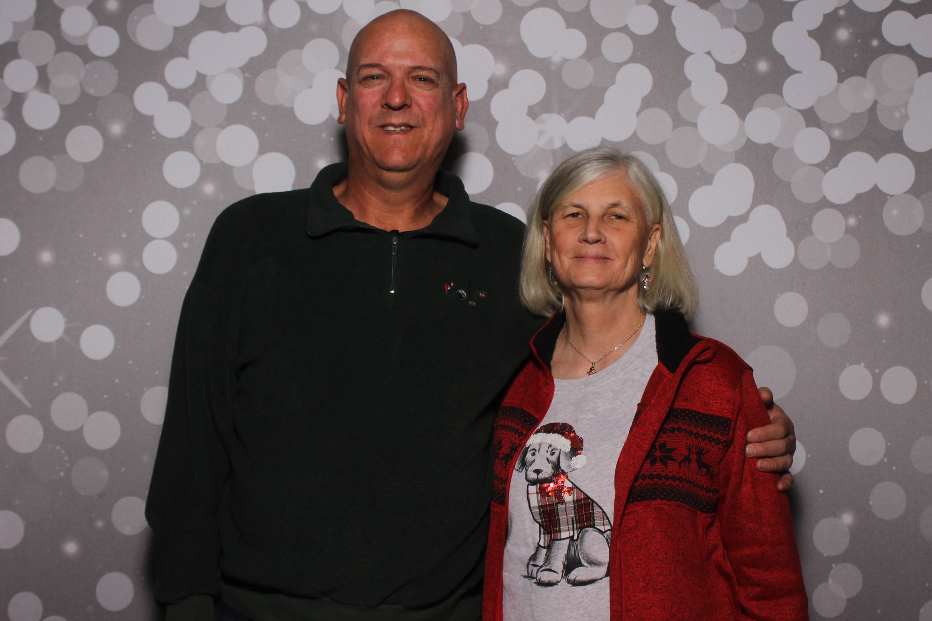 GE Castings Jolly Jamboree | View more photos from the event at gallery.photoboothcincy.com/u/PhotoBoothCincy/GE-Castings-Jolly-Jamboree