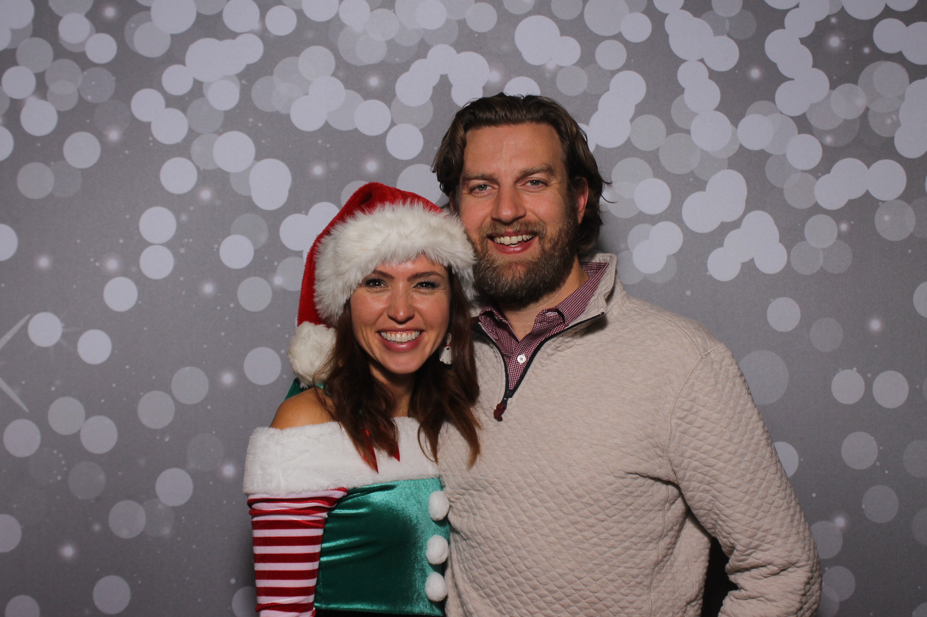 GE Castings Jolly Jamboree | View more photos from the event at gallery.photoboothcincy.com/u/PhotoBoothCincy/GE-Castings-Jolly-Jamboree