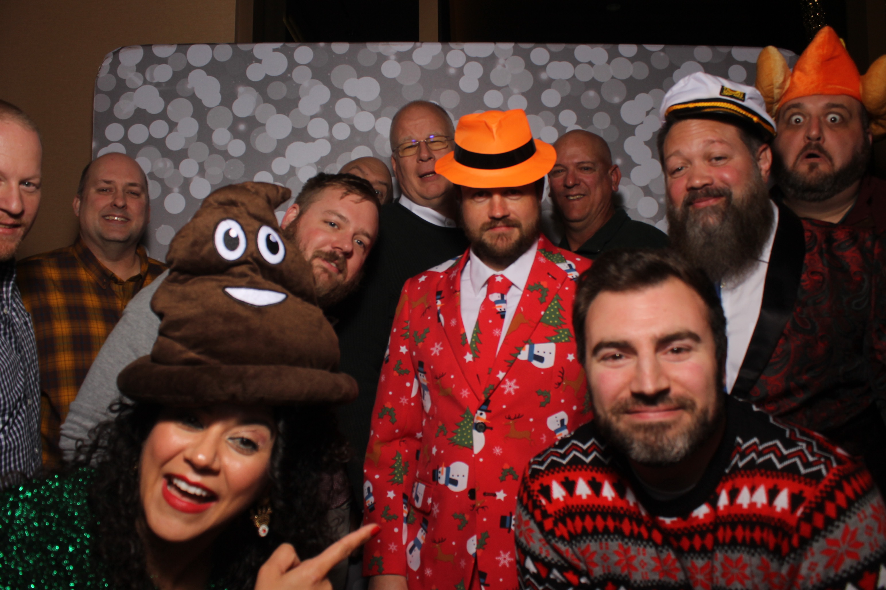 GE Castings Jolly Jamboree | View more photos from the event at gallery.photoboothcincy.com/u/PhotoBoothCincy/GE-Castings-Jolly-Jamboree