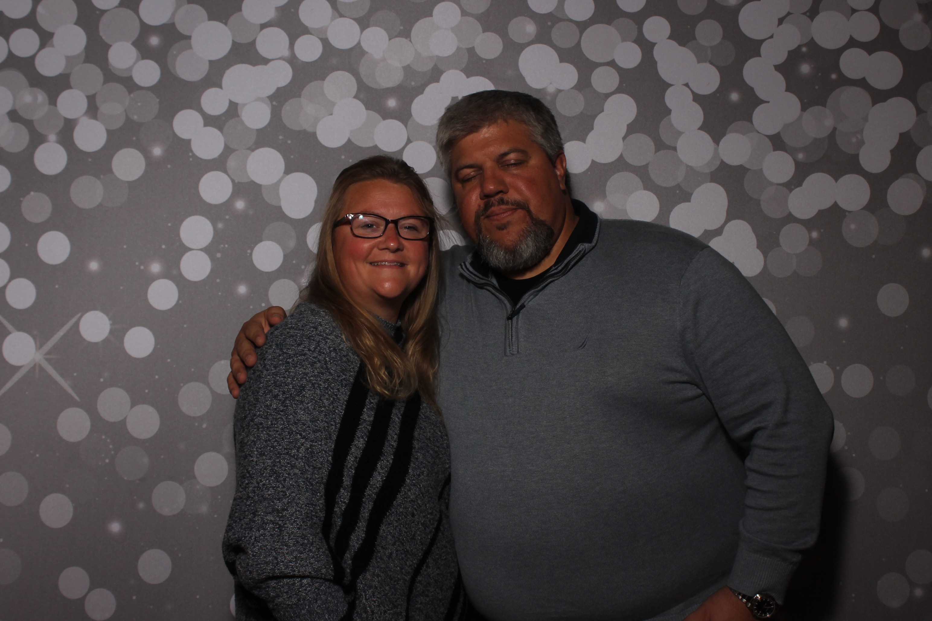 GE Castings Jolly Jamboree | View more photos from the event at gallery.photoboothcincy.com/u/PhotoBoothCincy/GE-Castings-Jolly-Jamboree