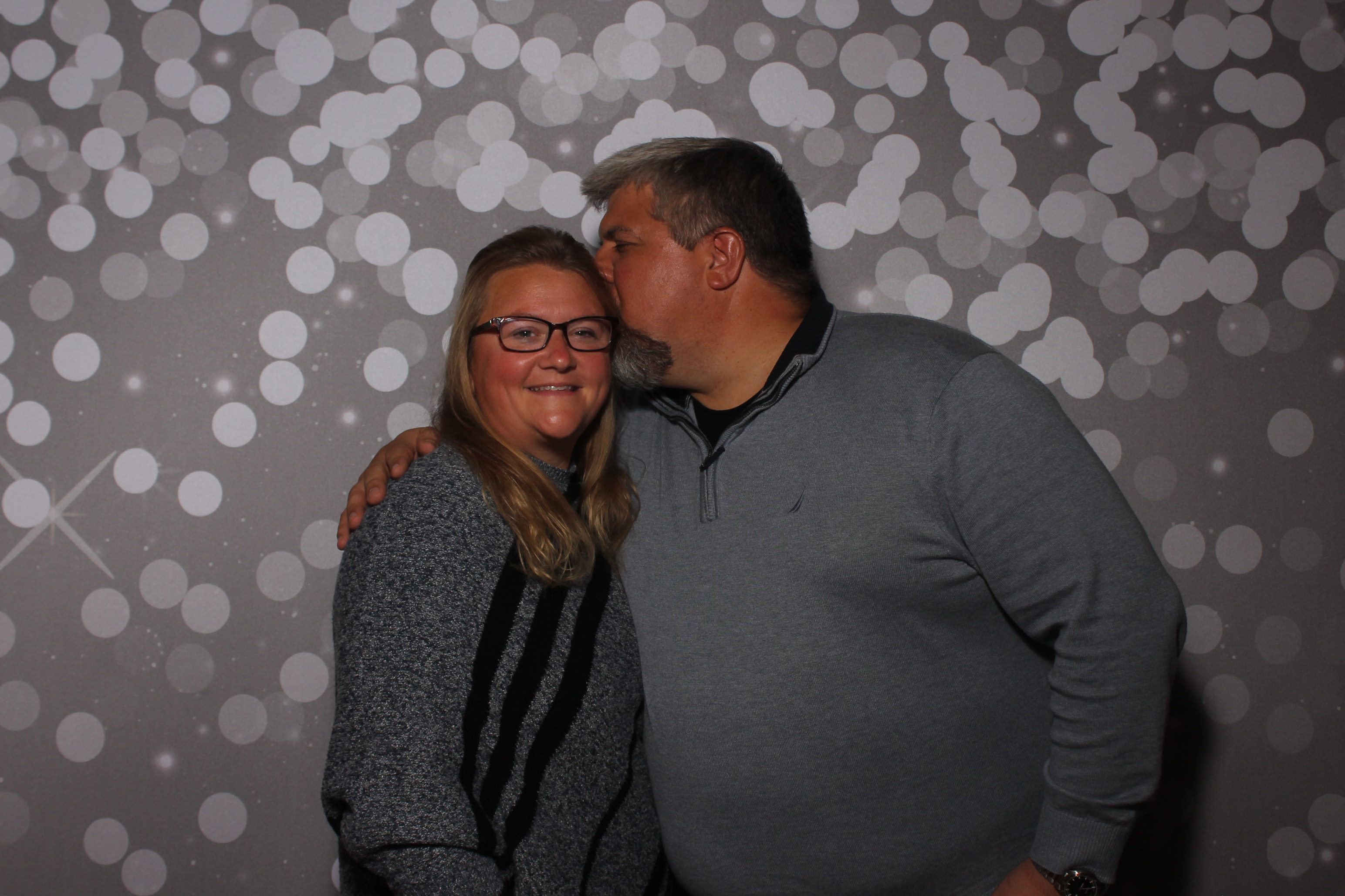 GE Castings Jolly Jamboree | View more photos from the event at gallery.photoboothcincy.com/u/PhotoBoothCincy/GE-Castings-Jolly-Jamboree